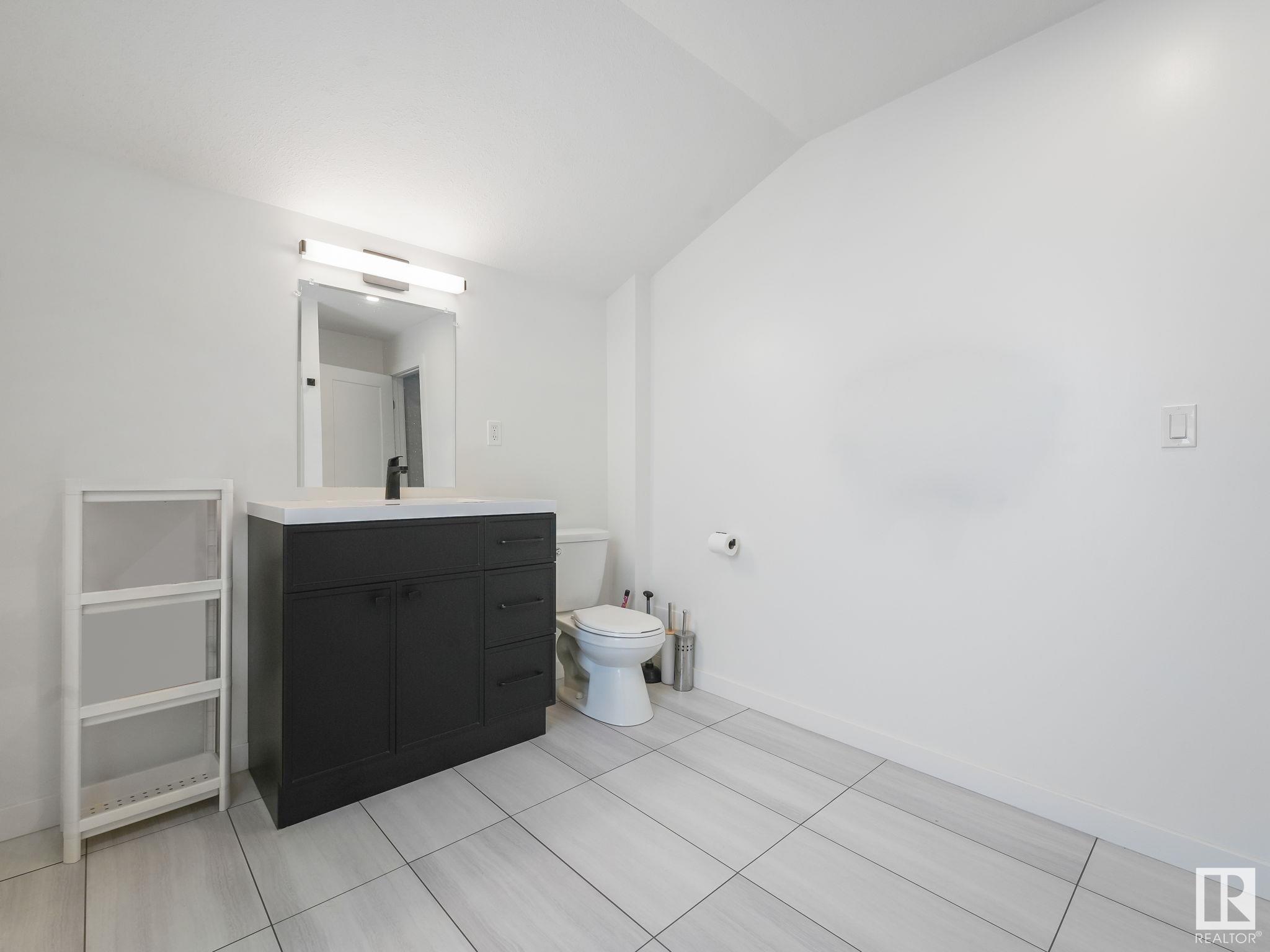      5012 48 ST , Camrose,  ,T4V 1M1 ;  Listing Number: MLS E4418483