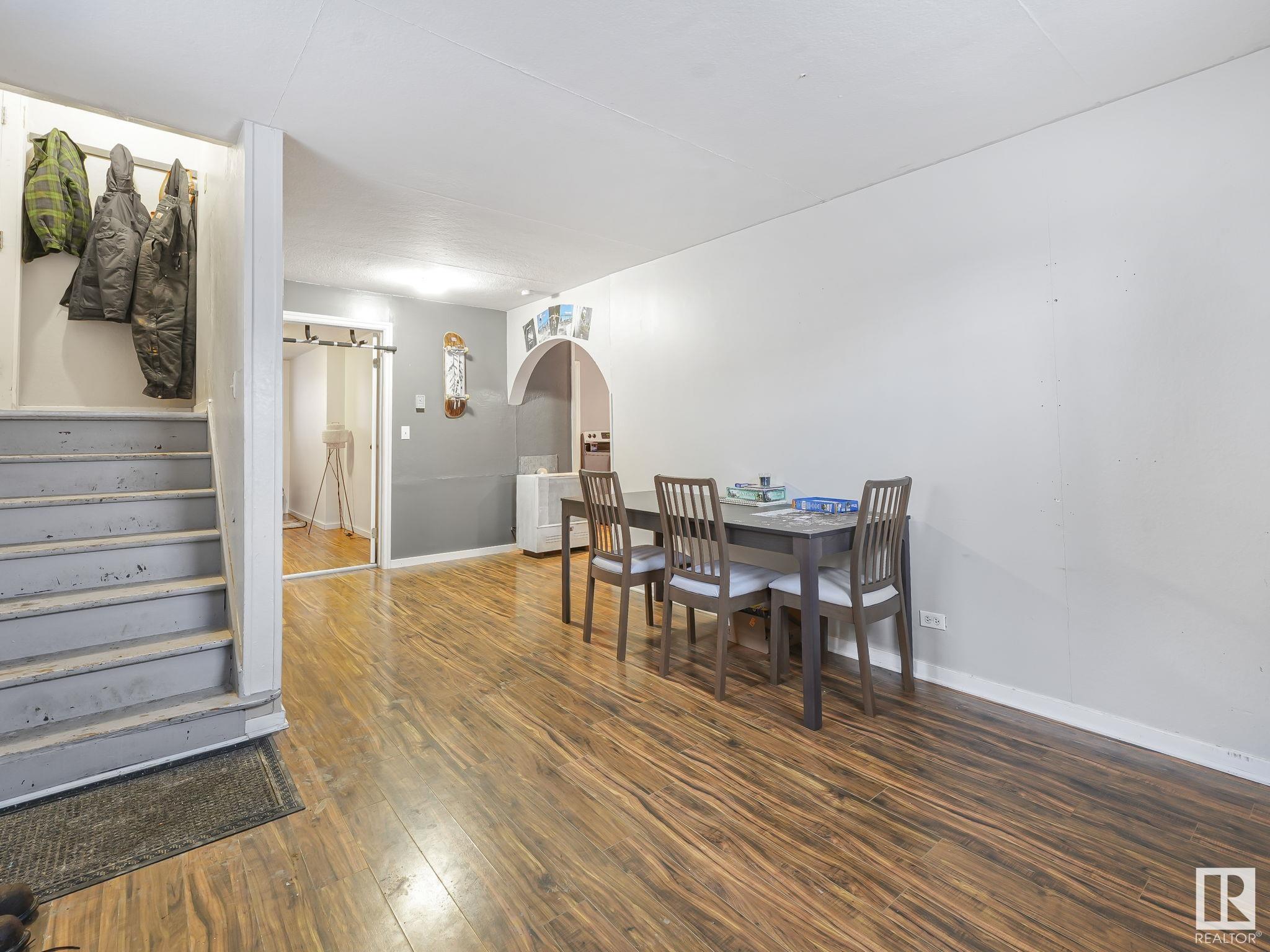      5012 48 ST , Camrose,  ,T4V 1M1 ;  Listing Number: MLS E4418483