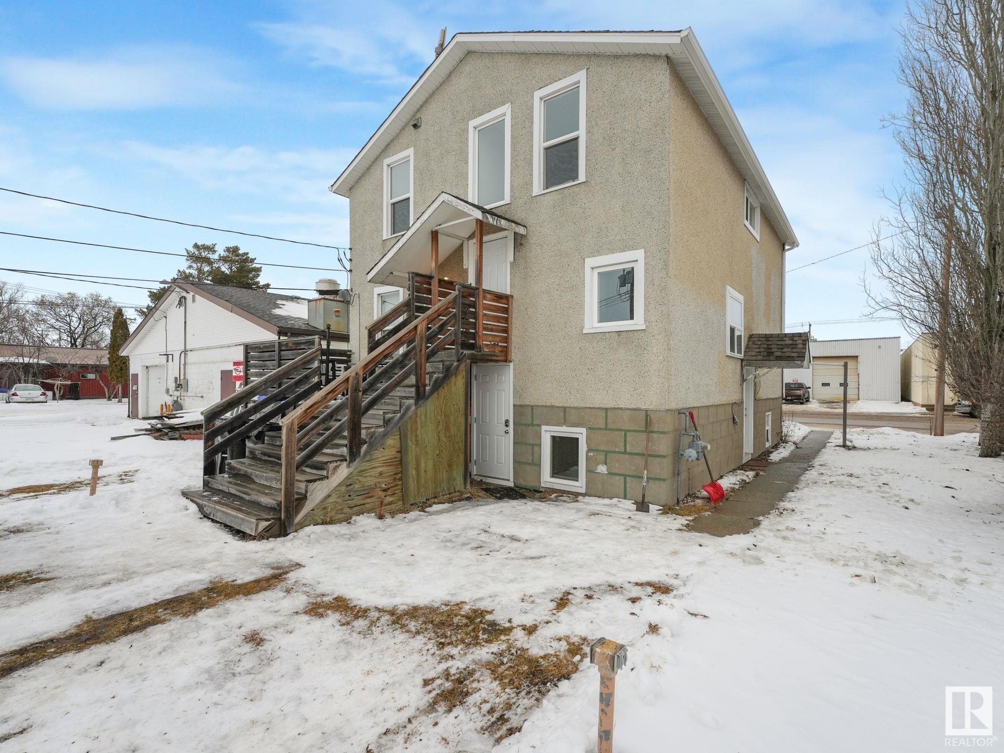      5012 48 ST , Camrose,  ,T4V 1M1 ;  Listing Number: MLS E4418483
