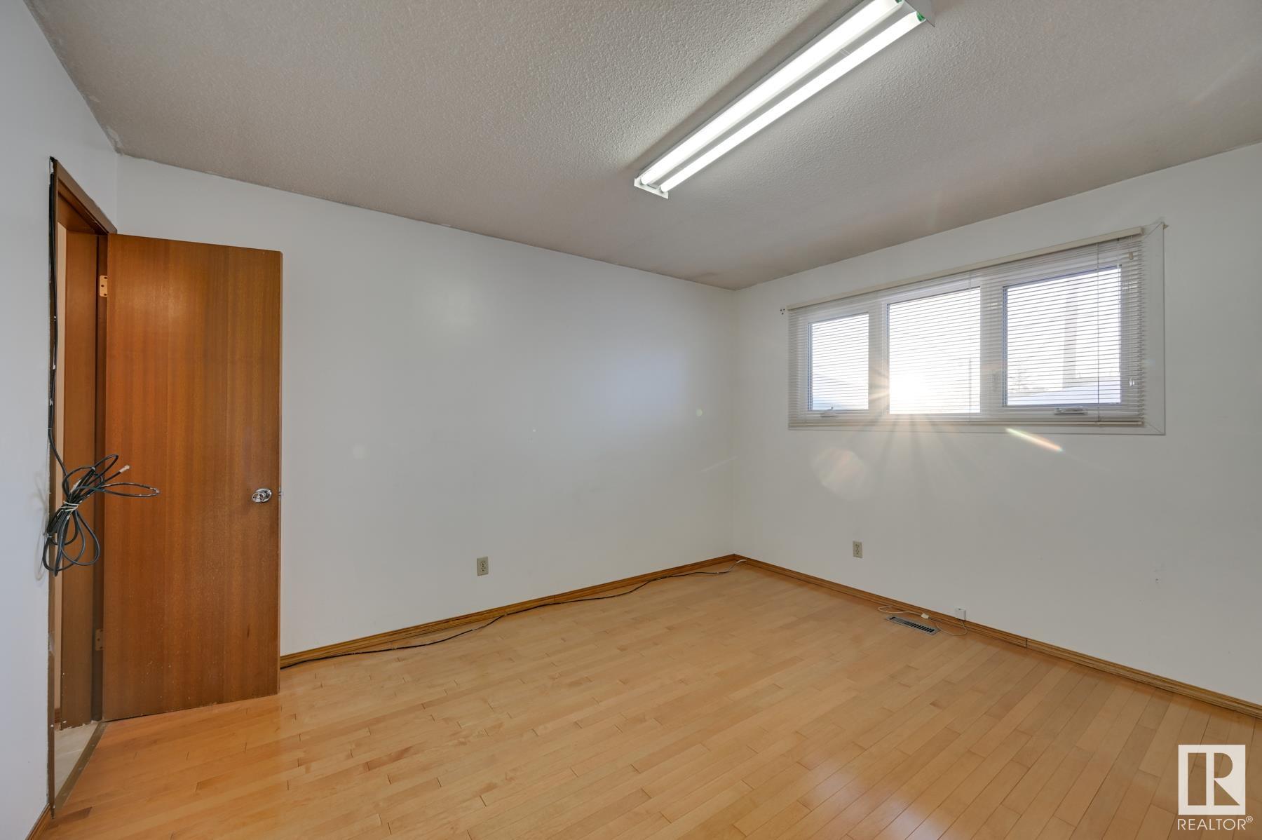      9351 106A AV NW , Edmonton,  ,T5H 0S6 ;  Listing Number: MLS E4418492