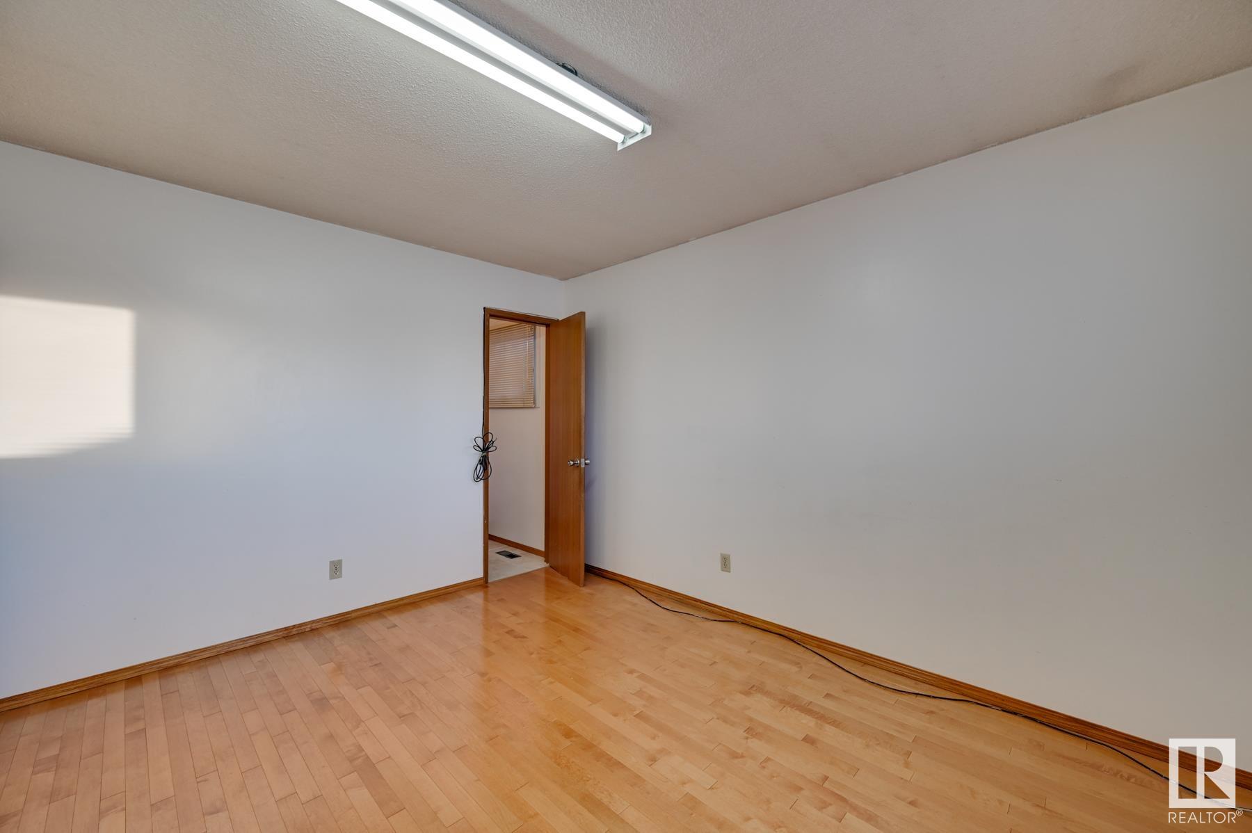      9351 106A AV NW , Edmonton,  ,T5H 0S6 ;  Listing Number: MLS E4418492
