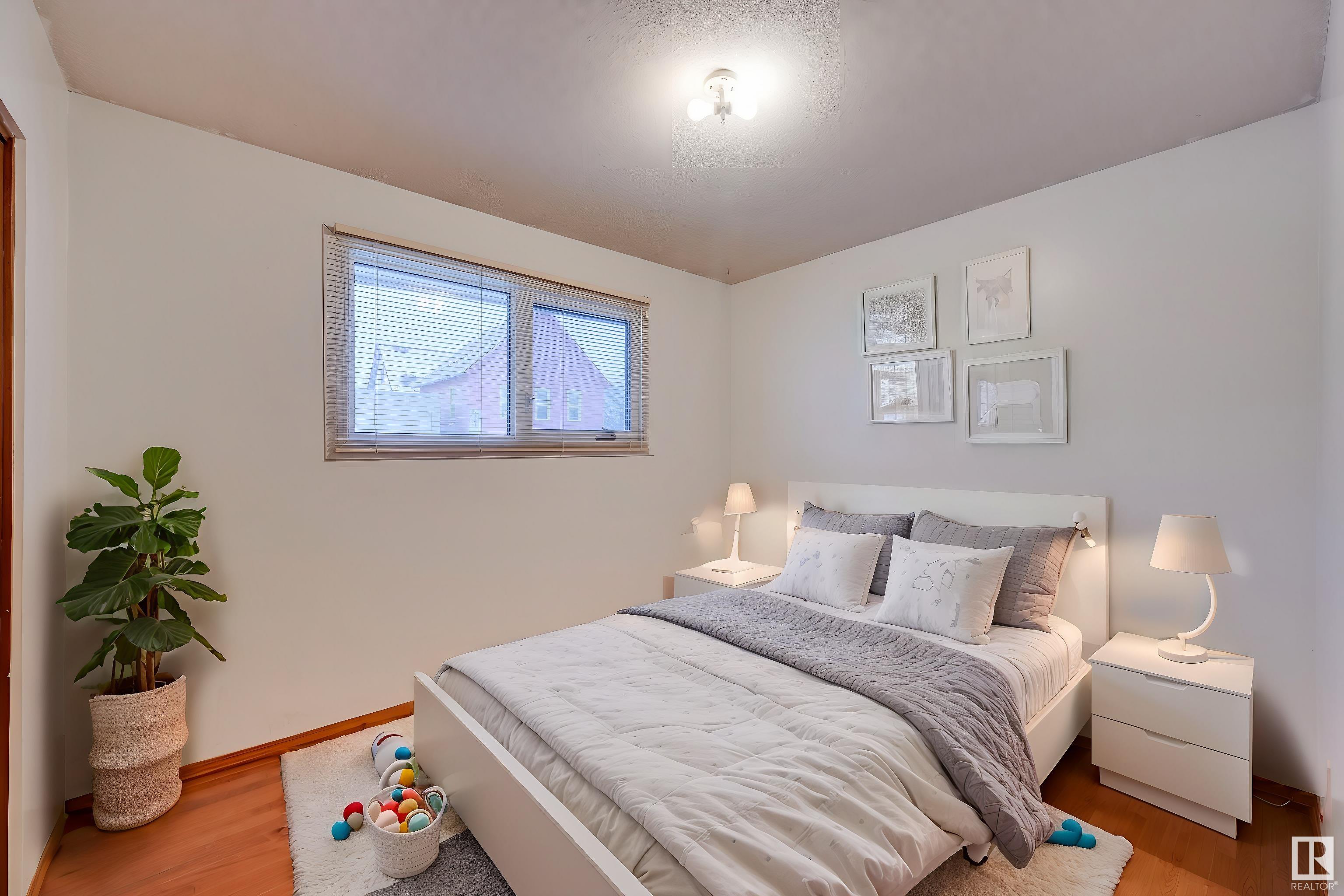      9351 106A AV NW , Edmonton,  ,T5H 0S6 ;  Listing Number: MLS E4418492