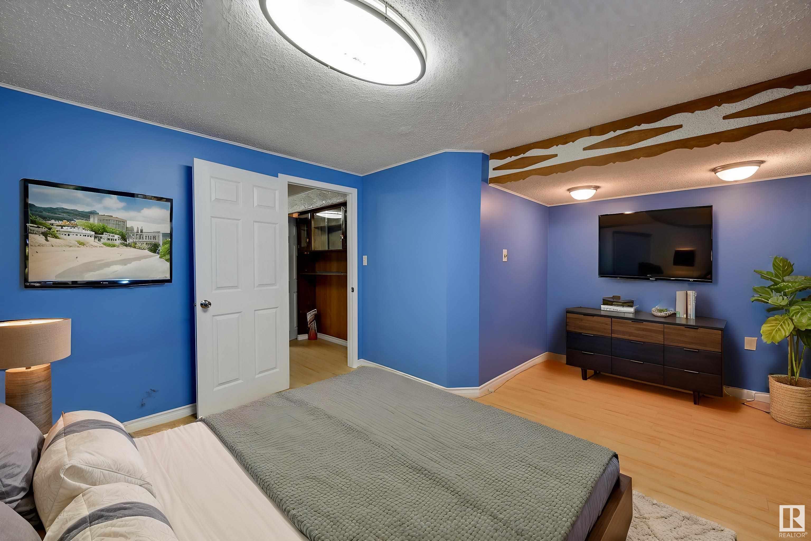      9351 106A AV NW , Edmonton,  ,T5H 0S6 ;  Listing Number: MLS E4418492