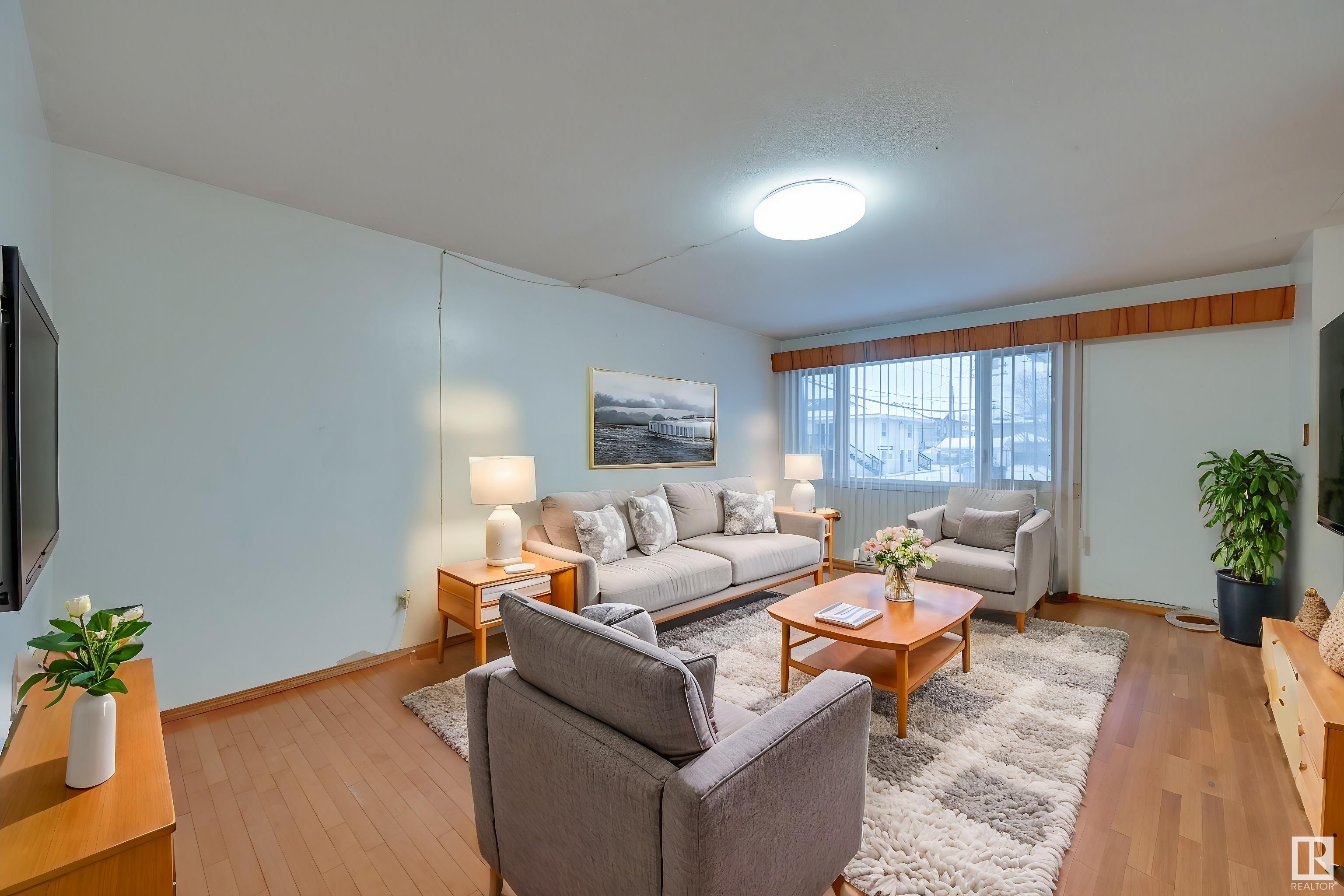      9351 106A AV NW , Edmonton,  ,T5H 0S6 ;  Listing Number: MLS E4418492