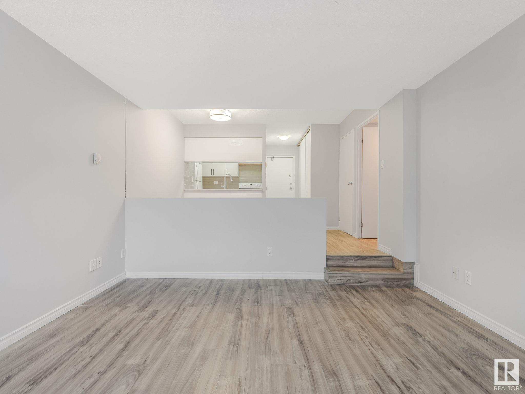      #424 10160 114 ST NW , Edmonton,  ,T5K 2L2 ;  Listing Number: MLS E4418494
