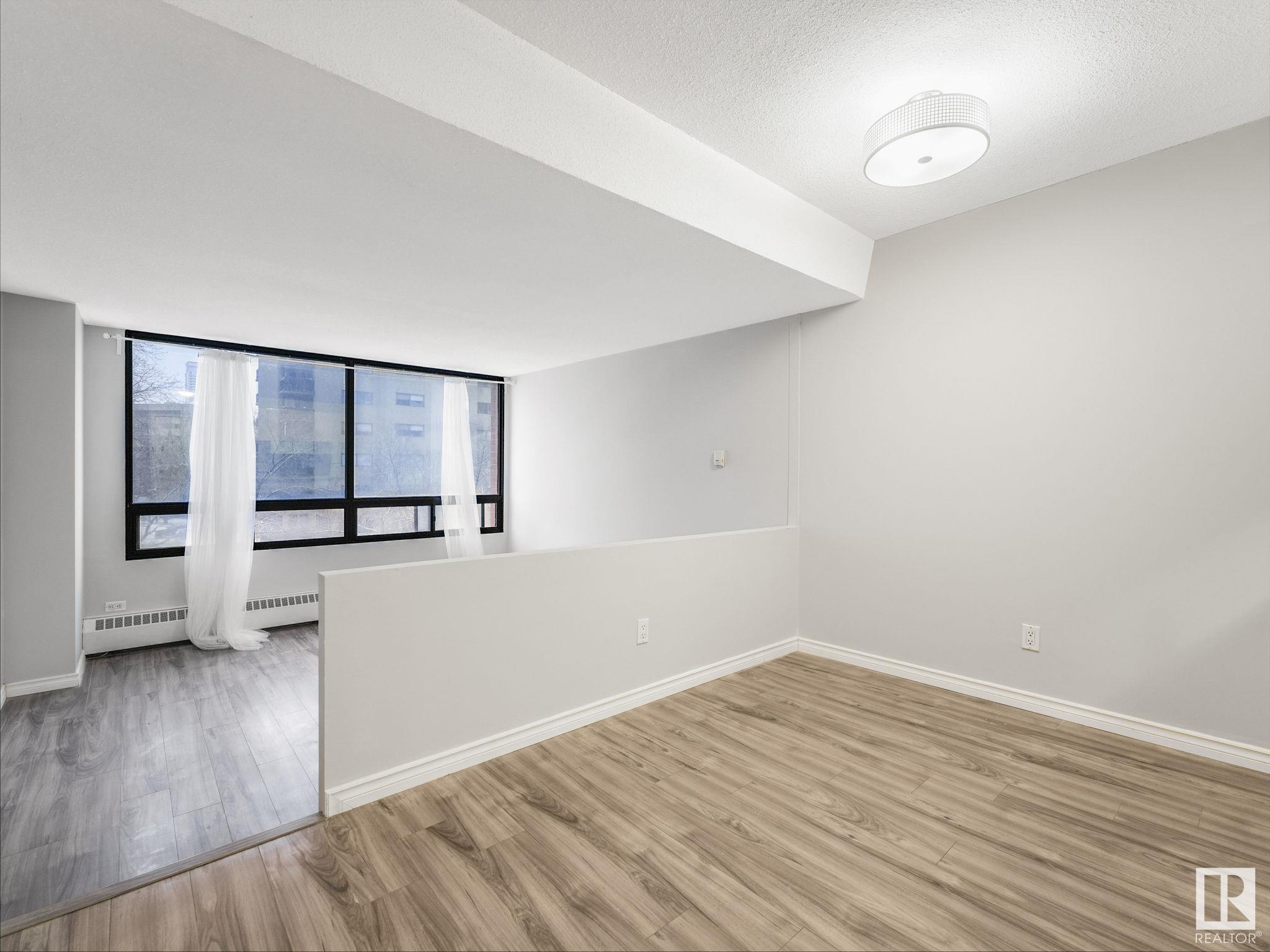      #424 10160 114 ST NW , Edmonton,  ,T5K 2L2 ;  Listing Number: MLS E4418494