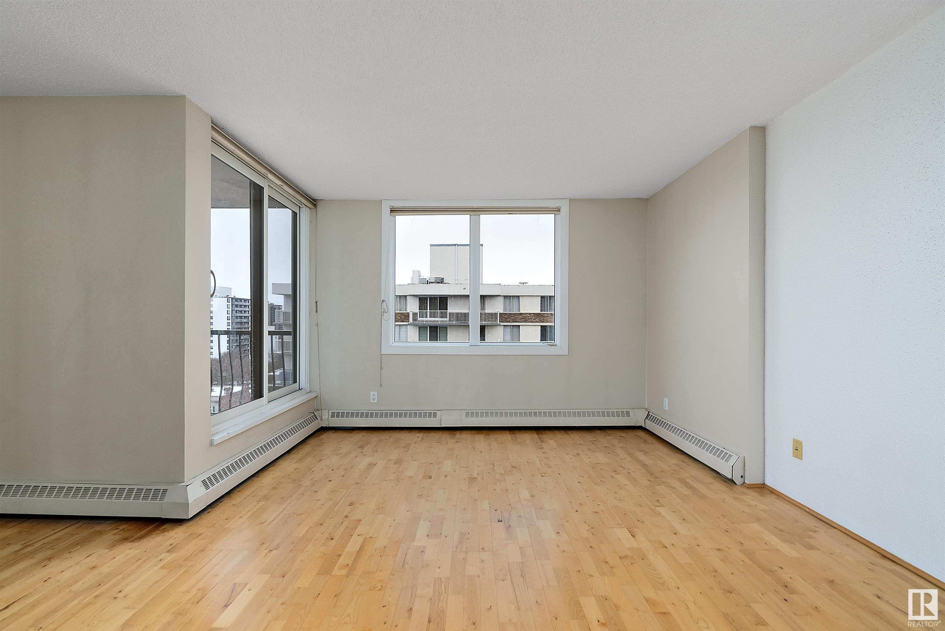      #1001 9916 113 ST NW , Edmonton,  ,T5K 2N3 ;  Listing Number: MLS E4418513