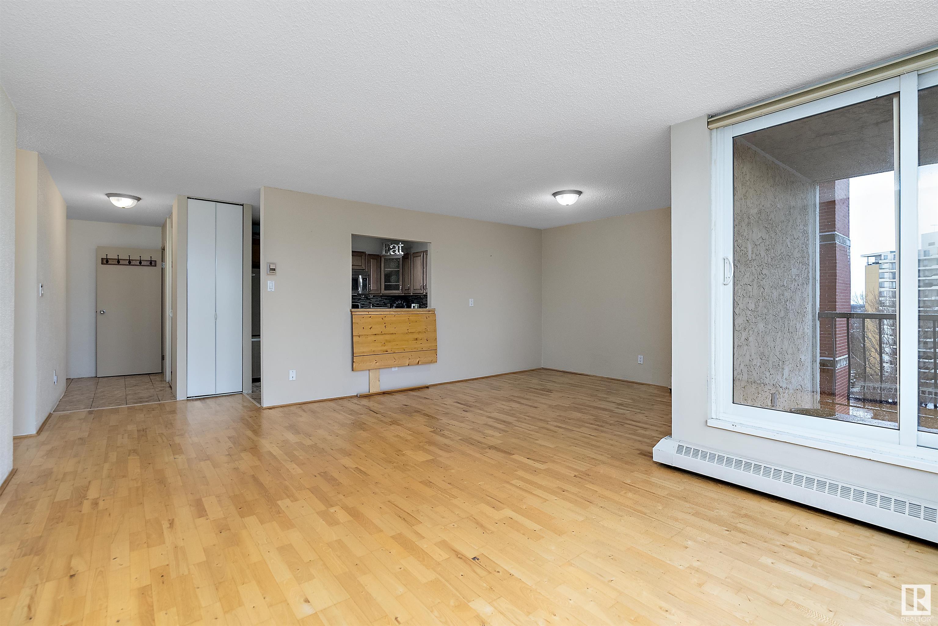      #1001 9916 113 ST NW , Edmonton,  ,T5K 2N3 ;  Listing Number: MLS E4418513