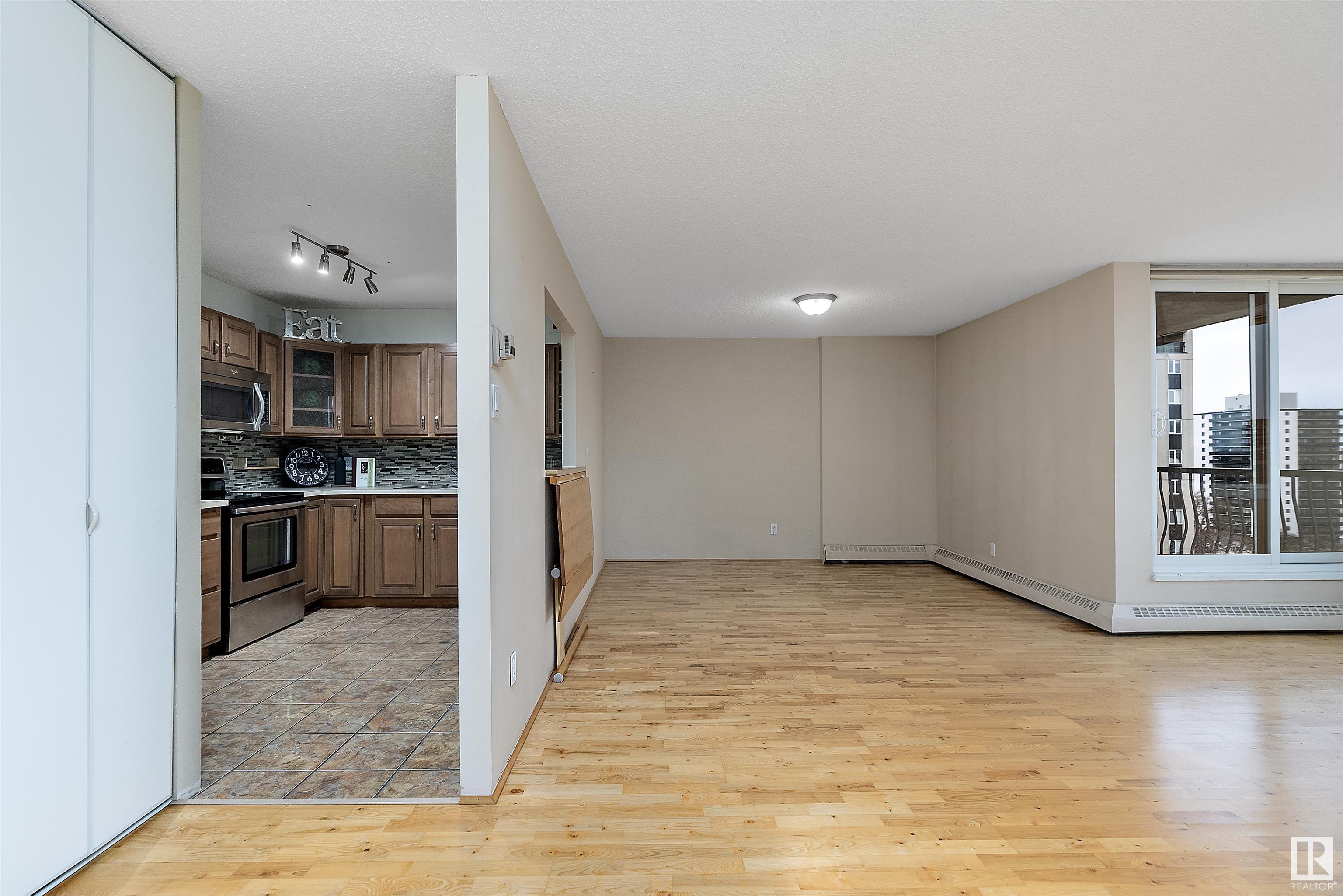      #1001 9916 113 ST NW , Edmonton,  ,T5K 2N3 ;  Listing Number: MLS E4418513