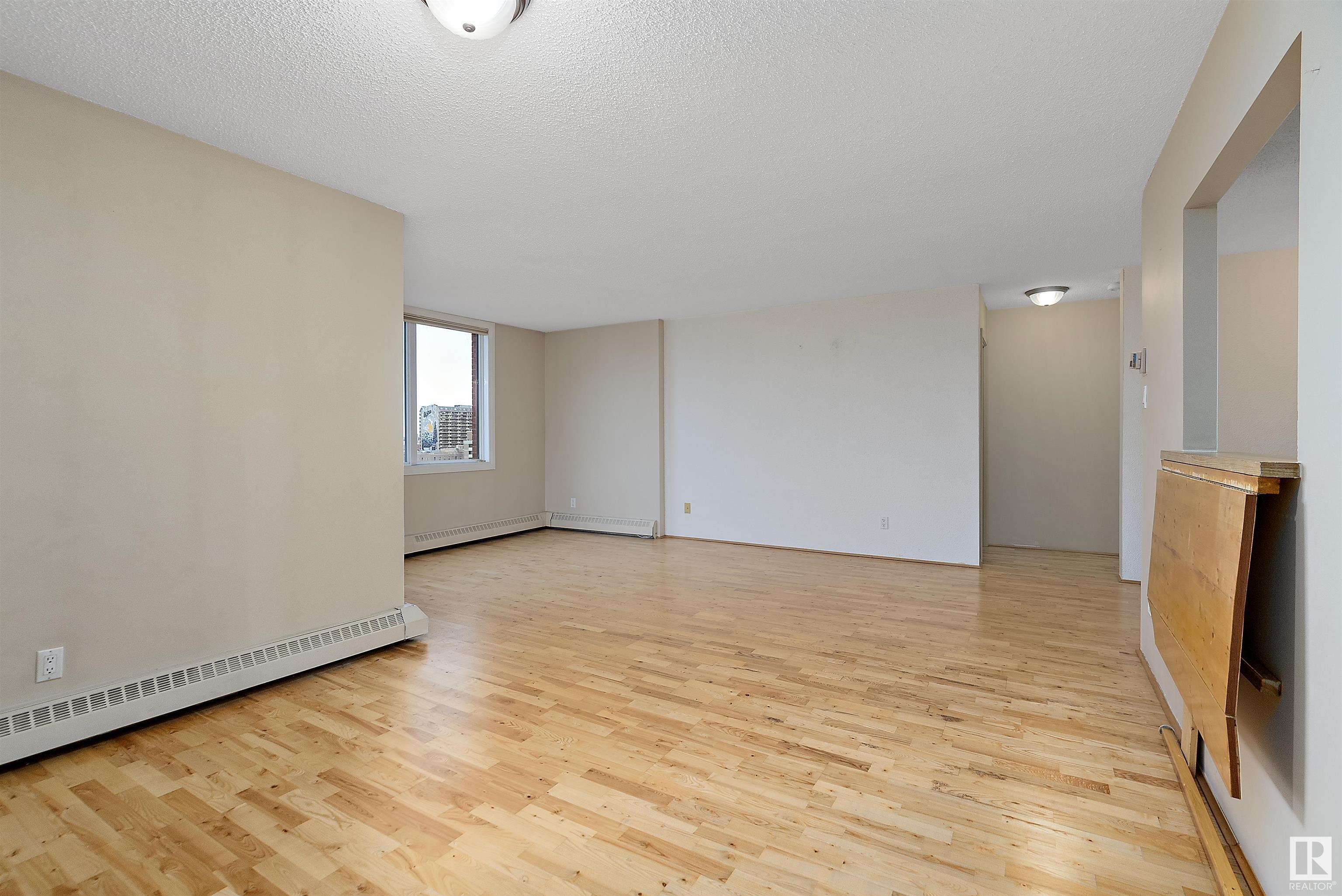      #1001 9916 113 ST NW , Edmonton,  ,T5K 2N3 ;  Listing Number: MLS E4418513