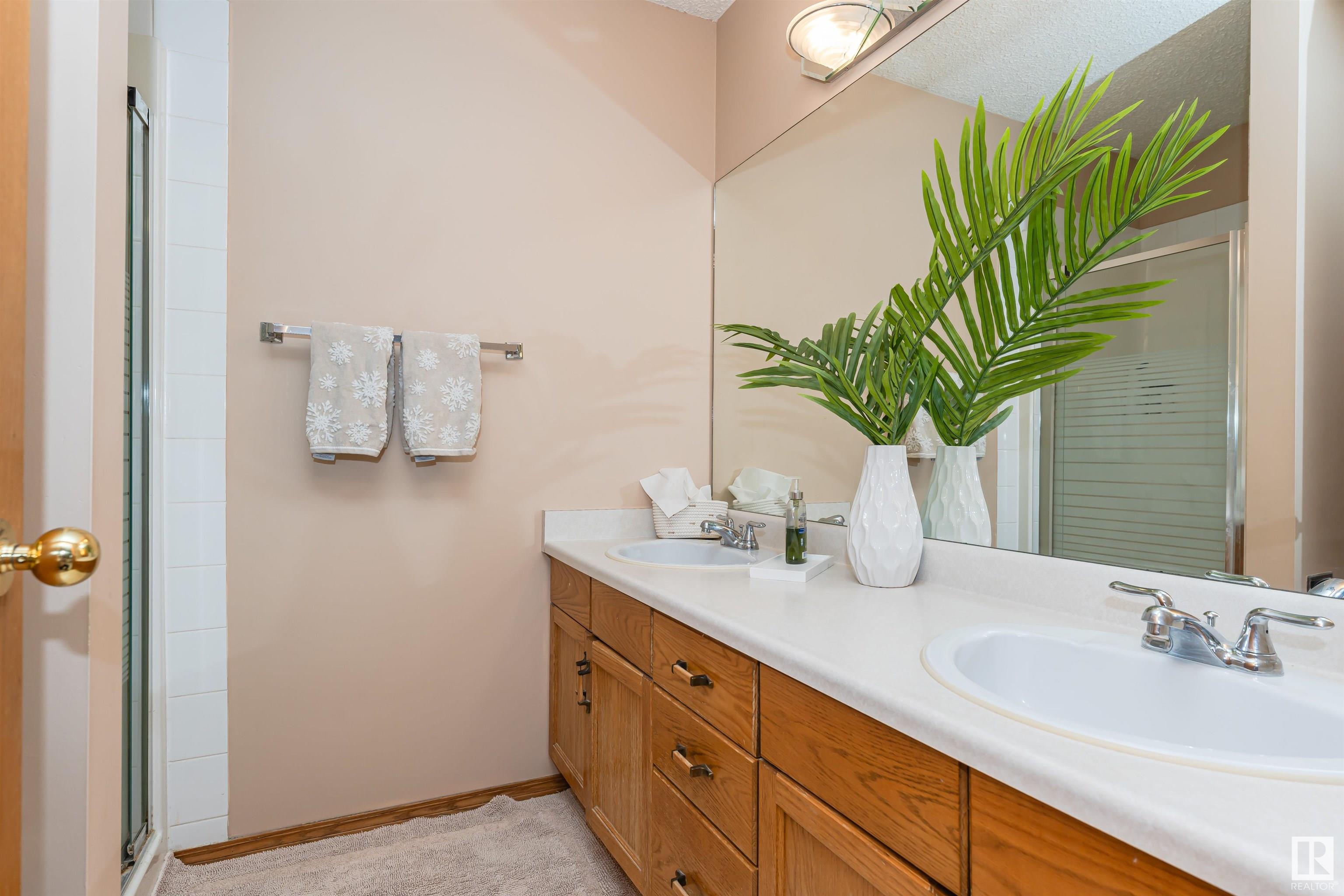      3 FAIRWAY DR , Spruce Grove,  ,T7X 3C9 ;  Listing Number: MLS E4418522