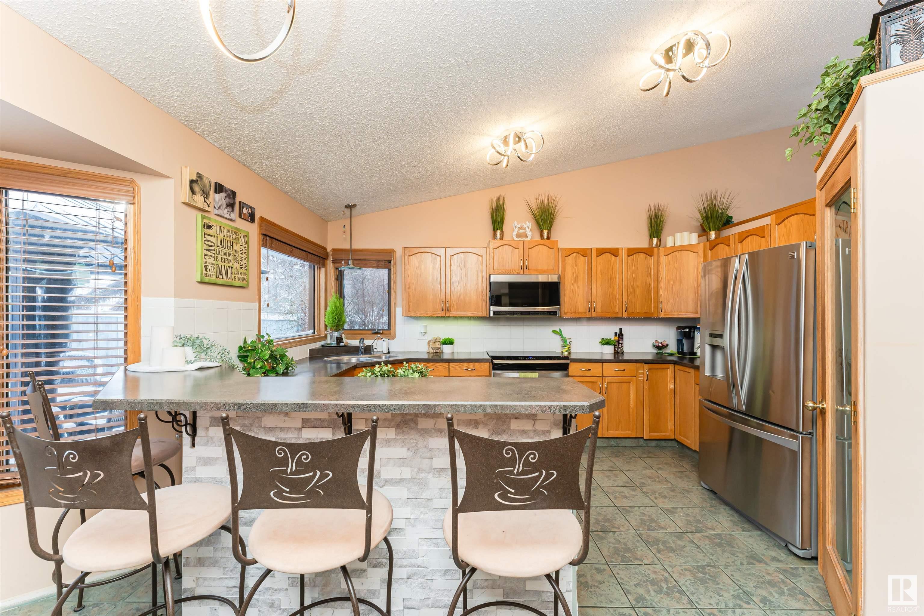      3 FAIRWAY DR , Spruce Grove,  ,T7X 3C9 ;  Listing Number: MLS E4418522