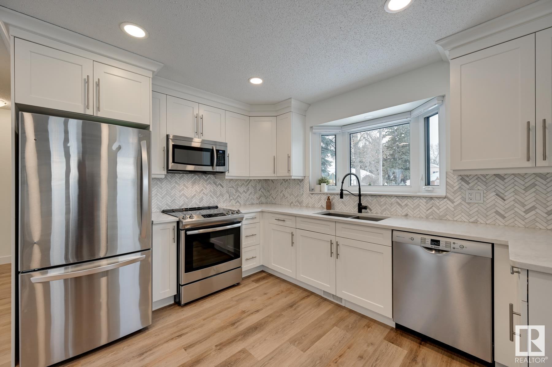      10118 87 ST NW , Edmonton,  ,T5H 1N4 ;  Listing Number: MLS E4418524
