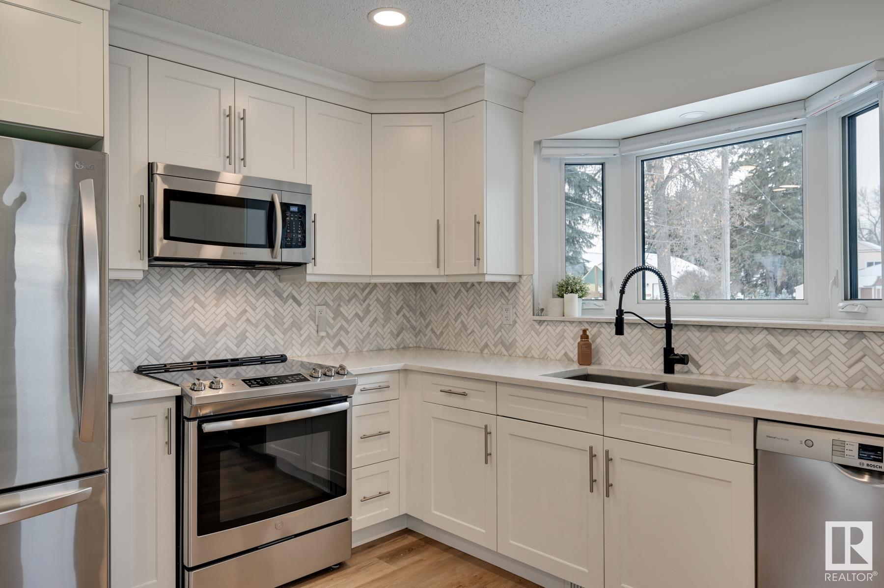      10118 87 ST NW , Edmonton,  ,T5H 1N4 ;  Listing Number: MLS E4418524