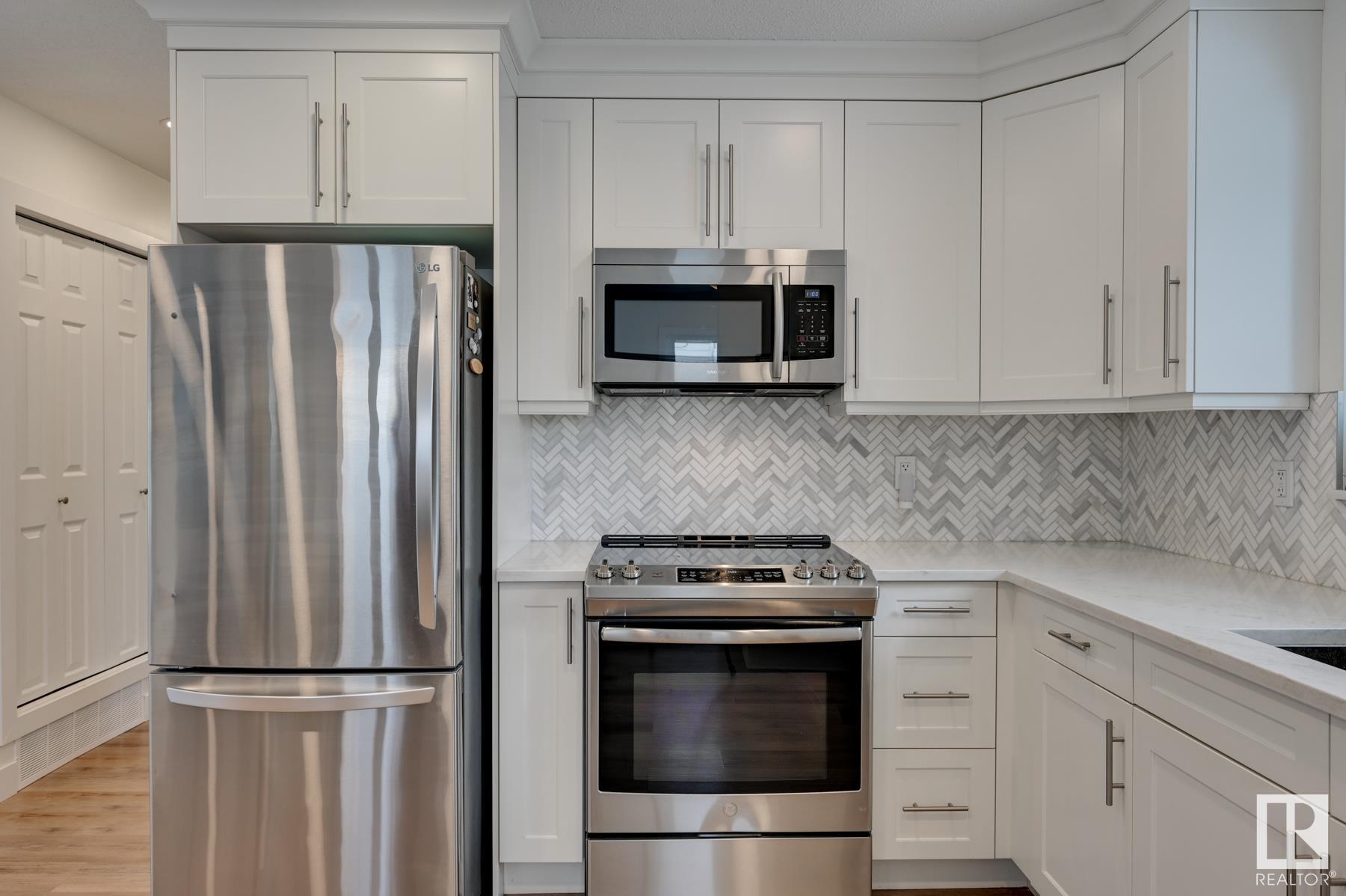      10118 87 ST NW , Edmonton,  ,T5H 1N4 ;  Listing Number: MLS E4418524