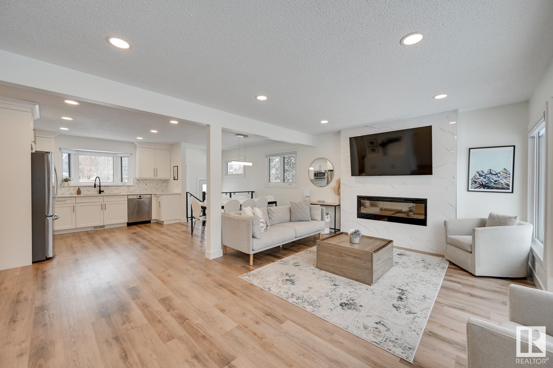      10118 87 ST NW , Edmonton,  ,T5H 1N4 ;  Listing Number: MLS E4418524