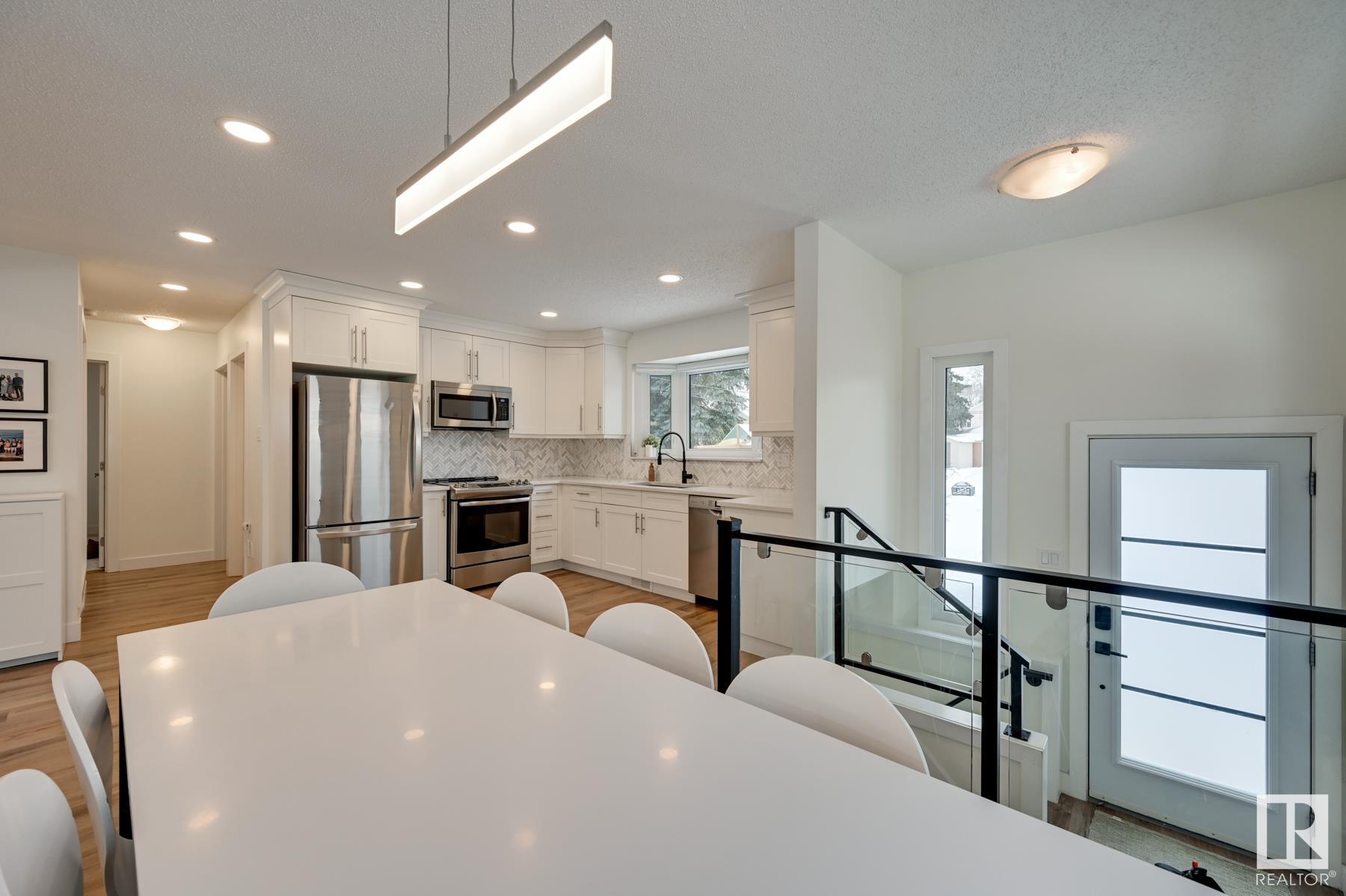      10118 87 ST NW , Edmonton,  ,T5H 1N4 ;  Listing Number: MLS E4418524