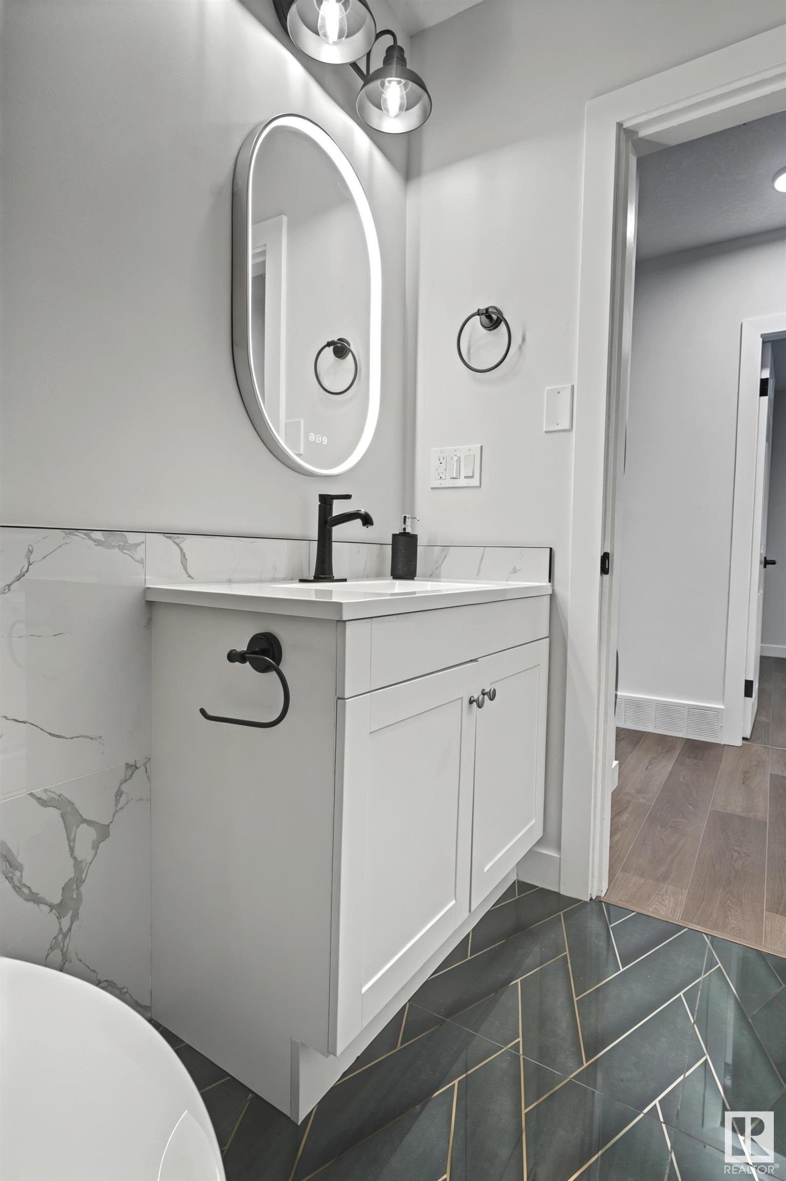      12111 39 ST NW , Edmonton,  ,T5W 2J9 ;  Listing Number: MLS E4418537