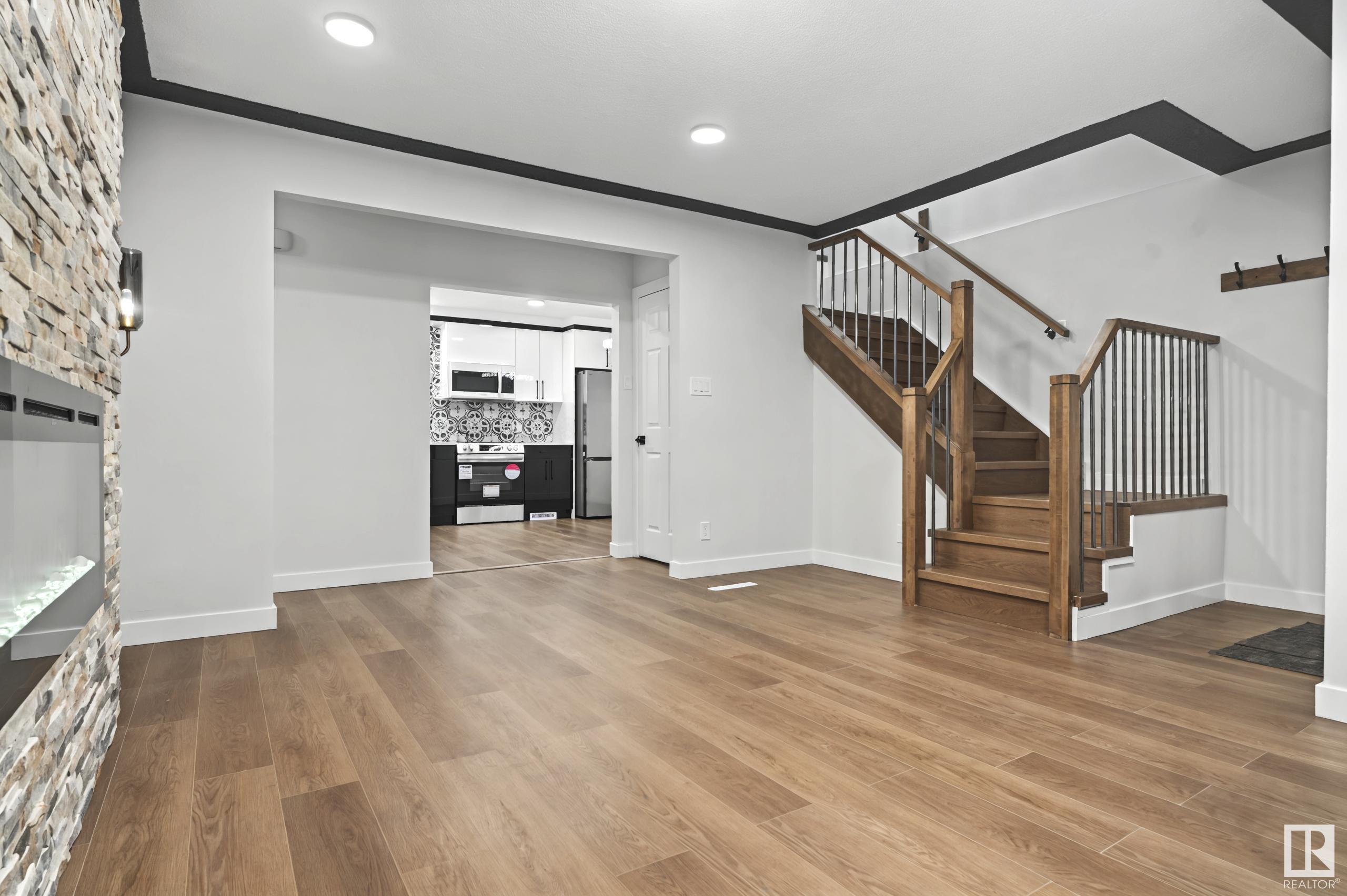      12111 39 ST NW , Edmonton,  ,T5W 2J9 ;  Listing Number: MLS E4418537