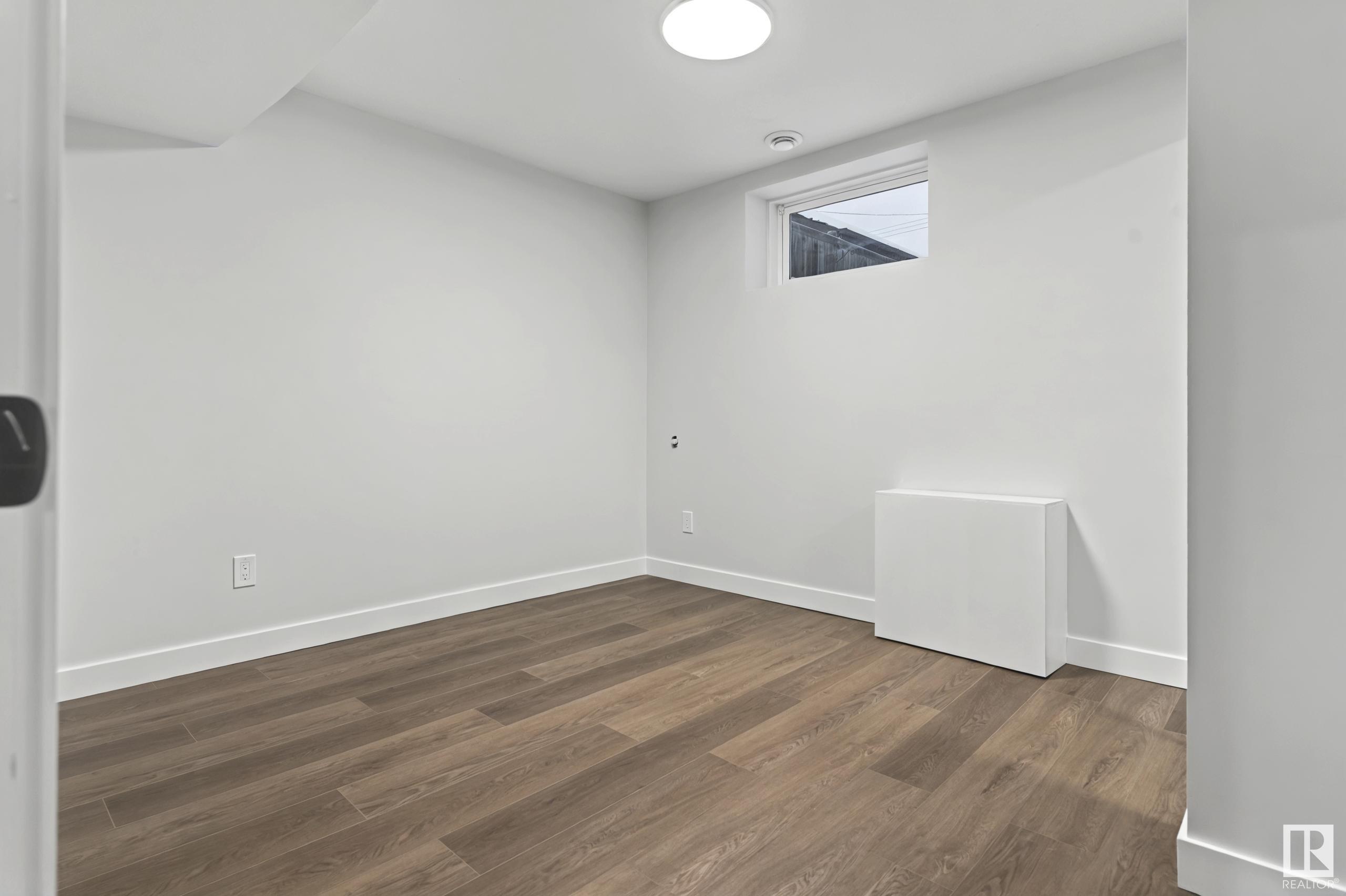      12111 39 ST NW , Edmonton,  ,T5W 2J9 ;  Listing Number: MLS E4418537