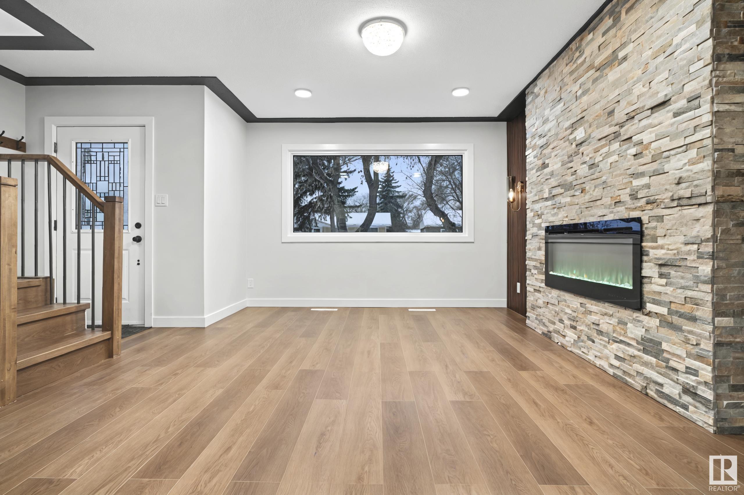      12111 39 ST NW , Edmonton,  ,T5W 2J9 ;  Listing Number: MLS E4418537