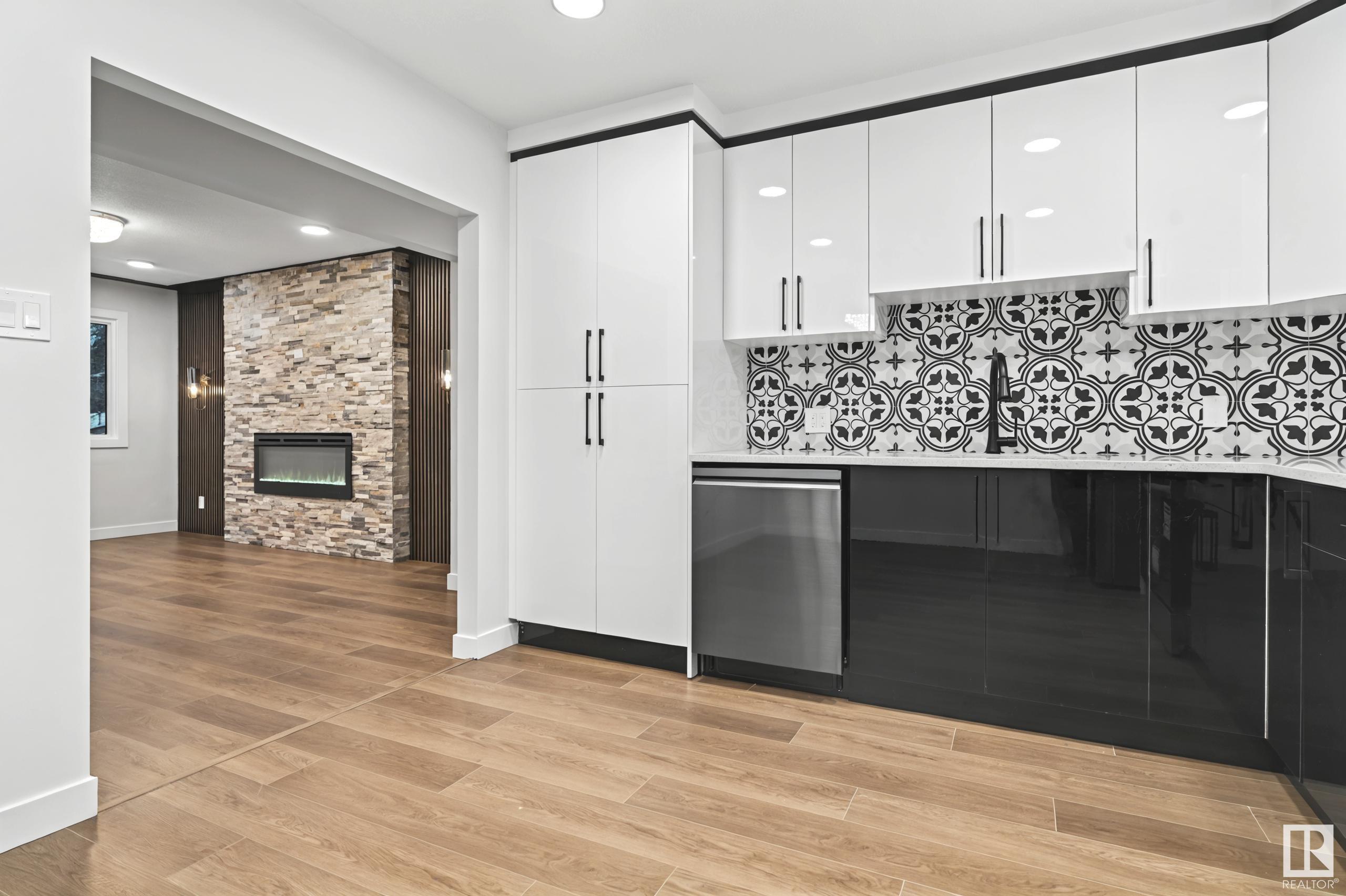      12111 39 ST NW , Edmonton,  ,T5W 2J9 ;  Listing Number: MLS E4418537