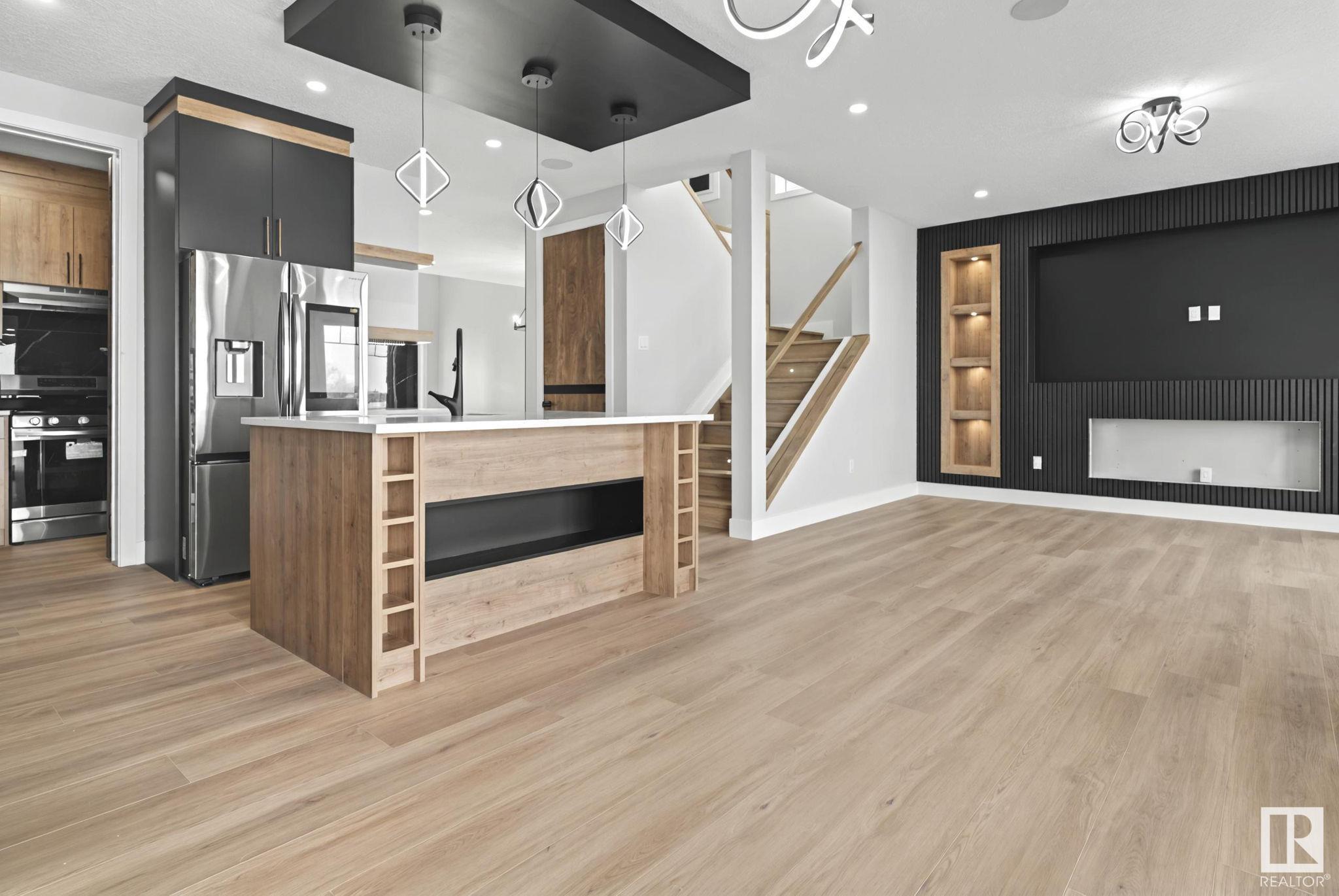      1313 MCCONACHIE BV NW , Edmonton,  ,T5Y 0K8 ;  Listing Number: MLS E4418546