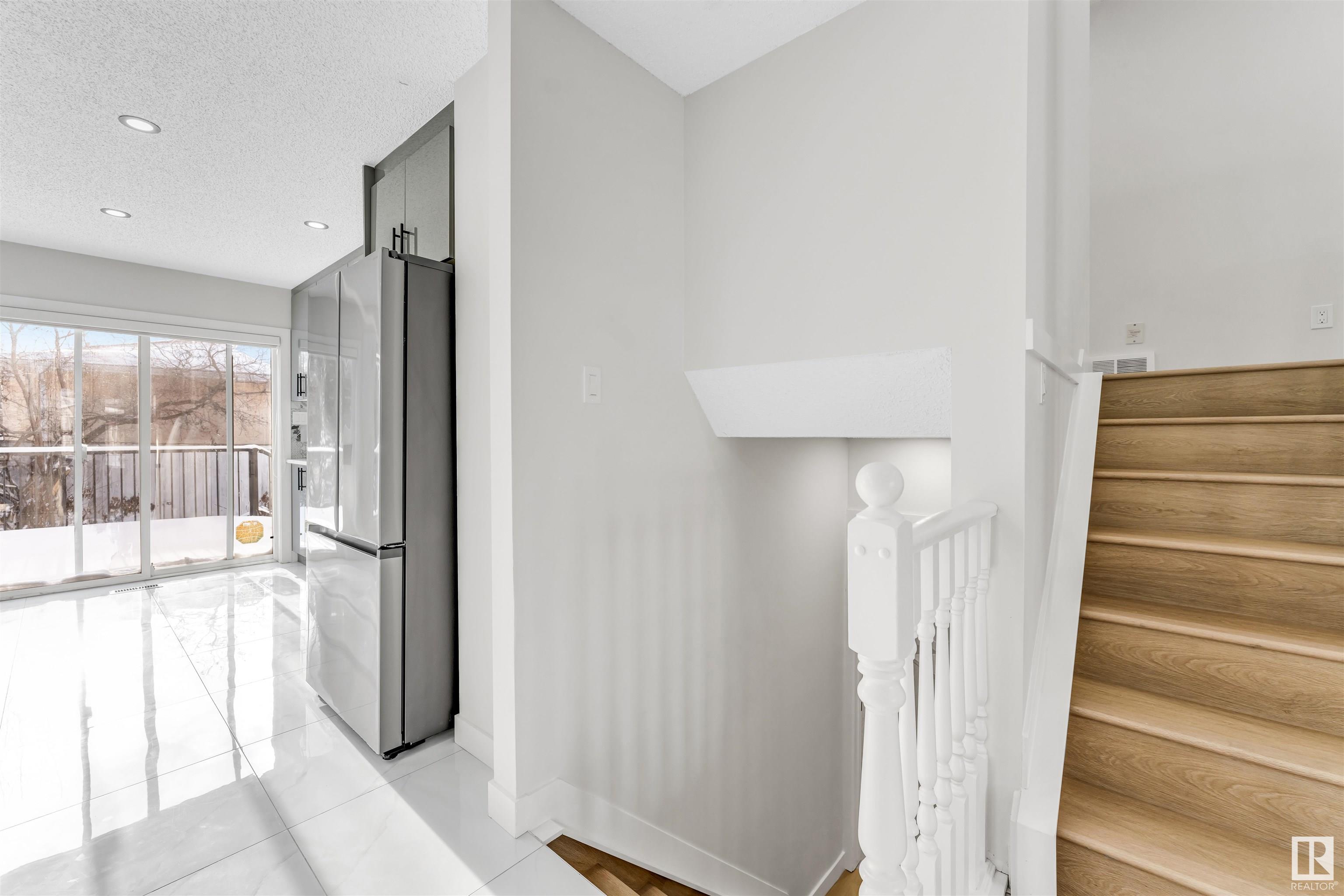      525 JELLETT WY NW , Edmonton,  ,T6L 6P9 ;  Listing Number: MLS E4418549