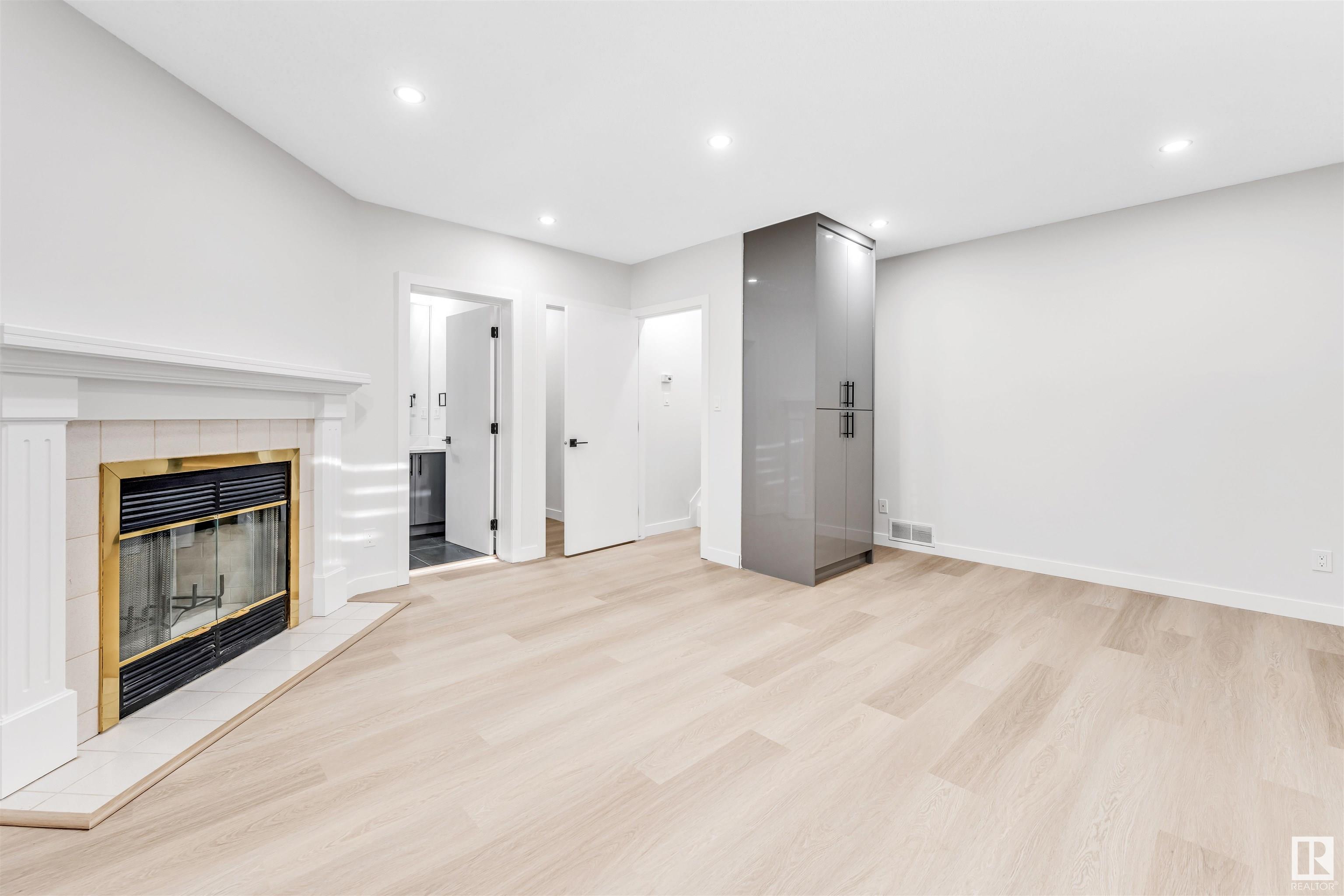      525 JELLETT WY NW , Edmonton,  ,T6L 6P9 ;  Listing Number: MLS E4418549
