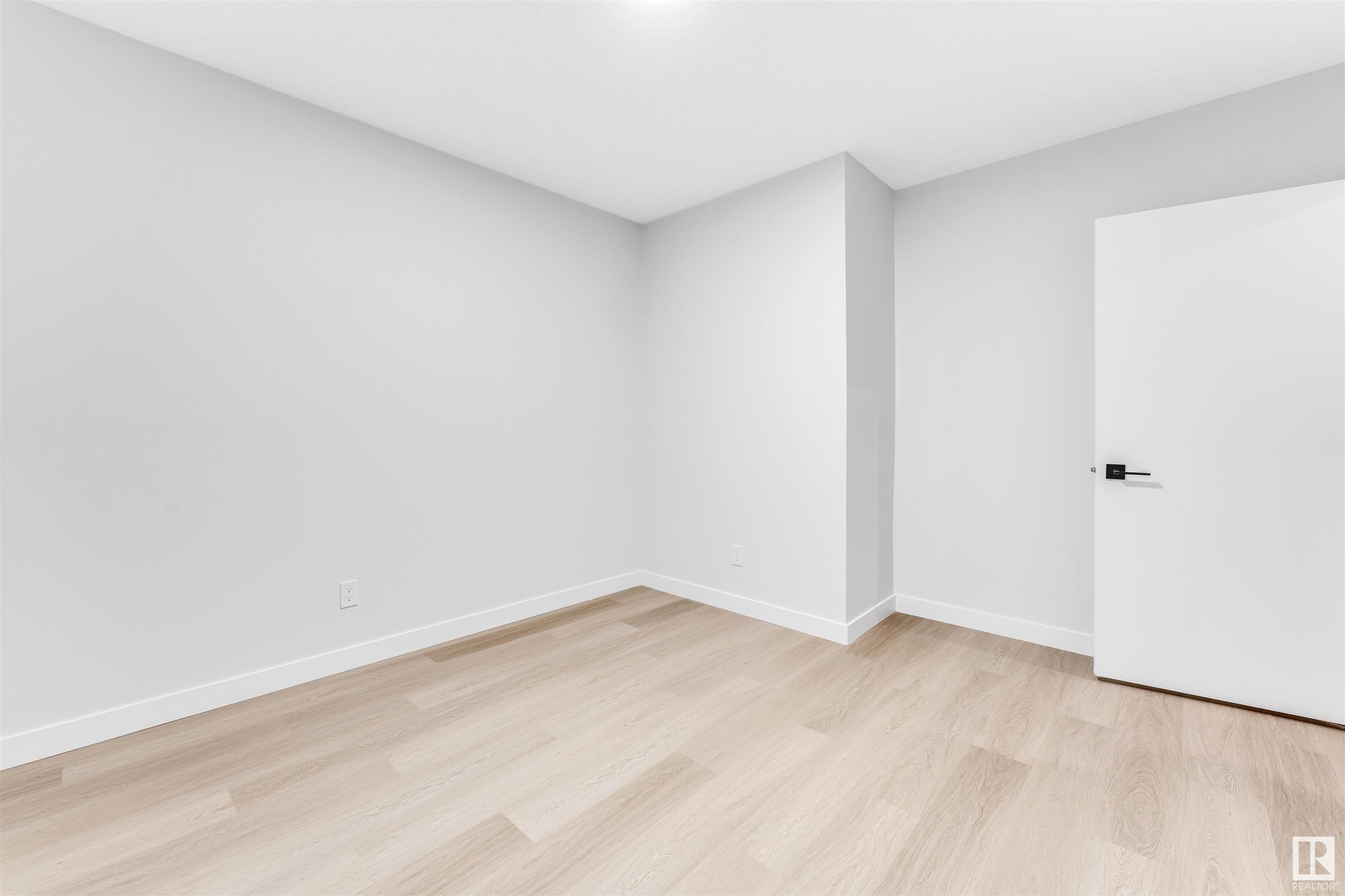      525 JELLETT WY NW , Edmonton,  ,T6L 6P9 ;  Listing Number: MLS E4418549