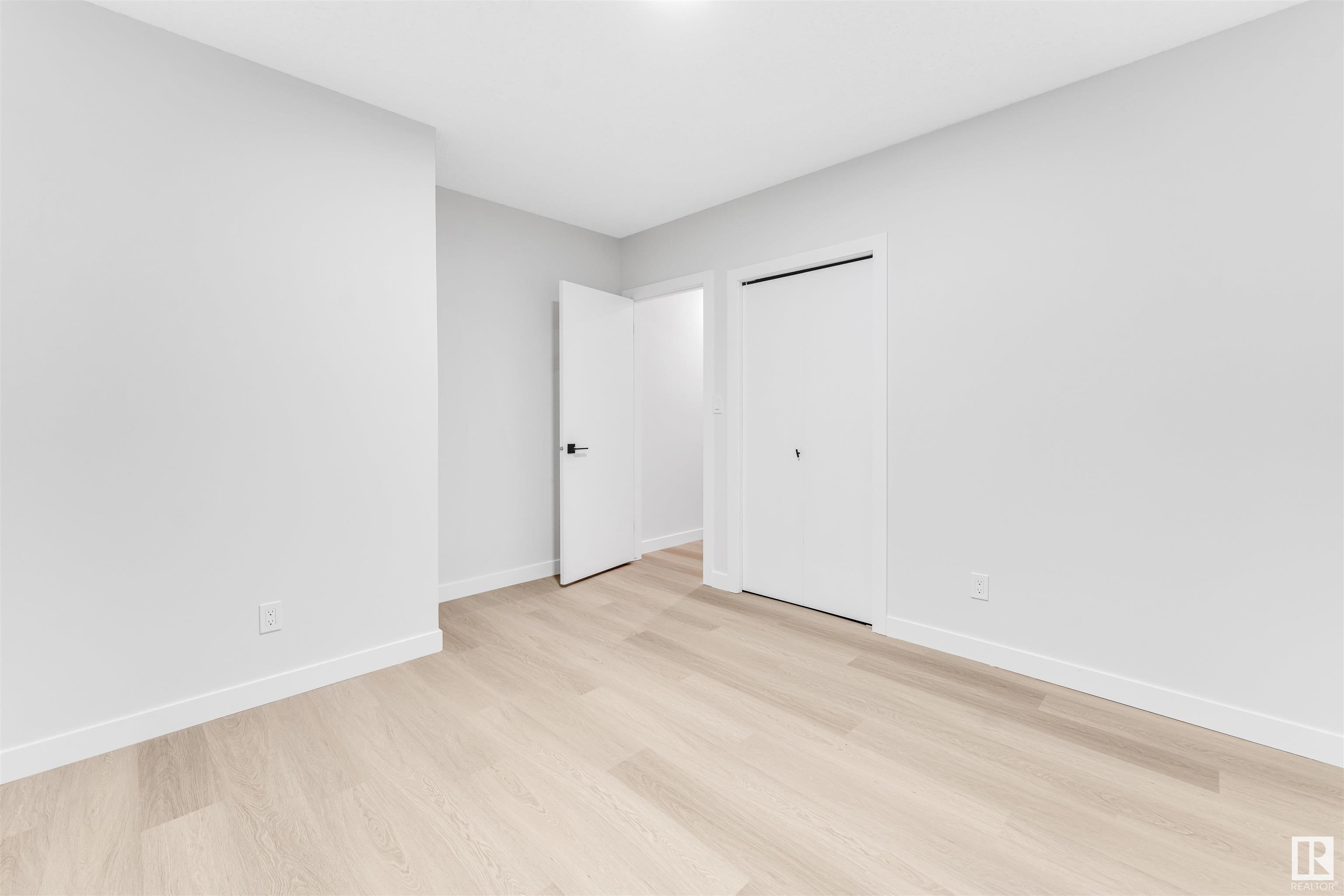     525 JELLETT WY NW , Edmonton,  ,T6L 6P9 ;  Listing Number: MLS E4418549