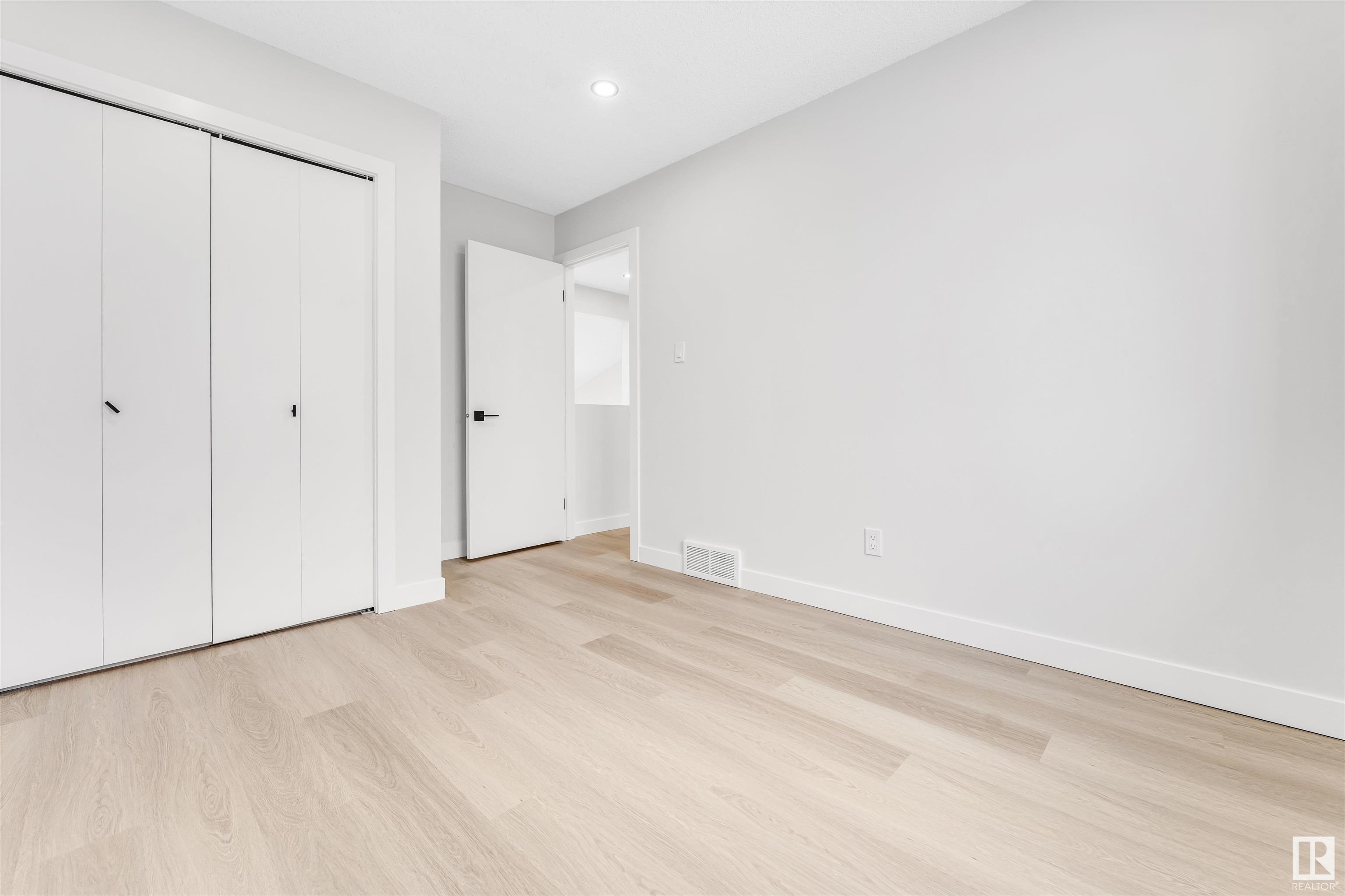      525 JELLETT WY NW , Edmonton,  ,T6L 6P9 ;  Listing Number: MLS E4418549