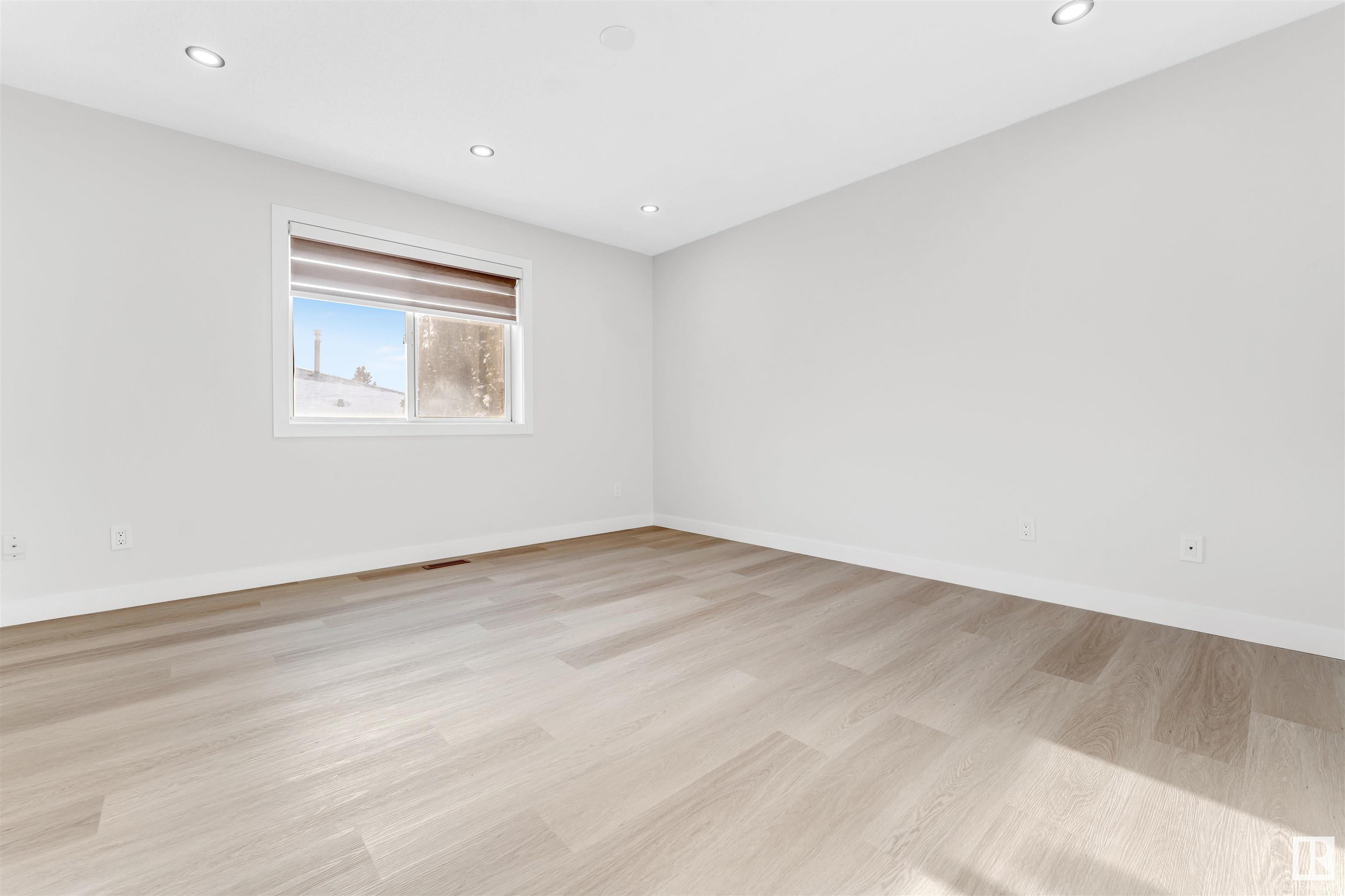      525 JELLETT WY NW , Edmonton,  ,T6L 6P9 ;  Listing Number: MLS E4418549