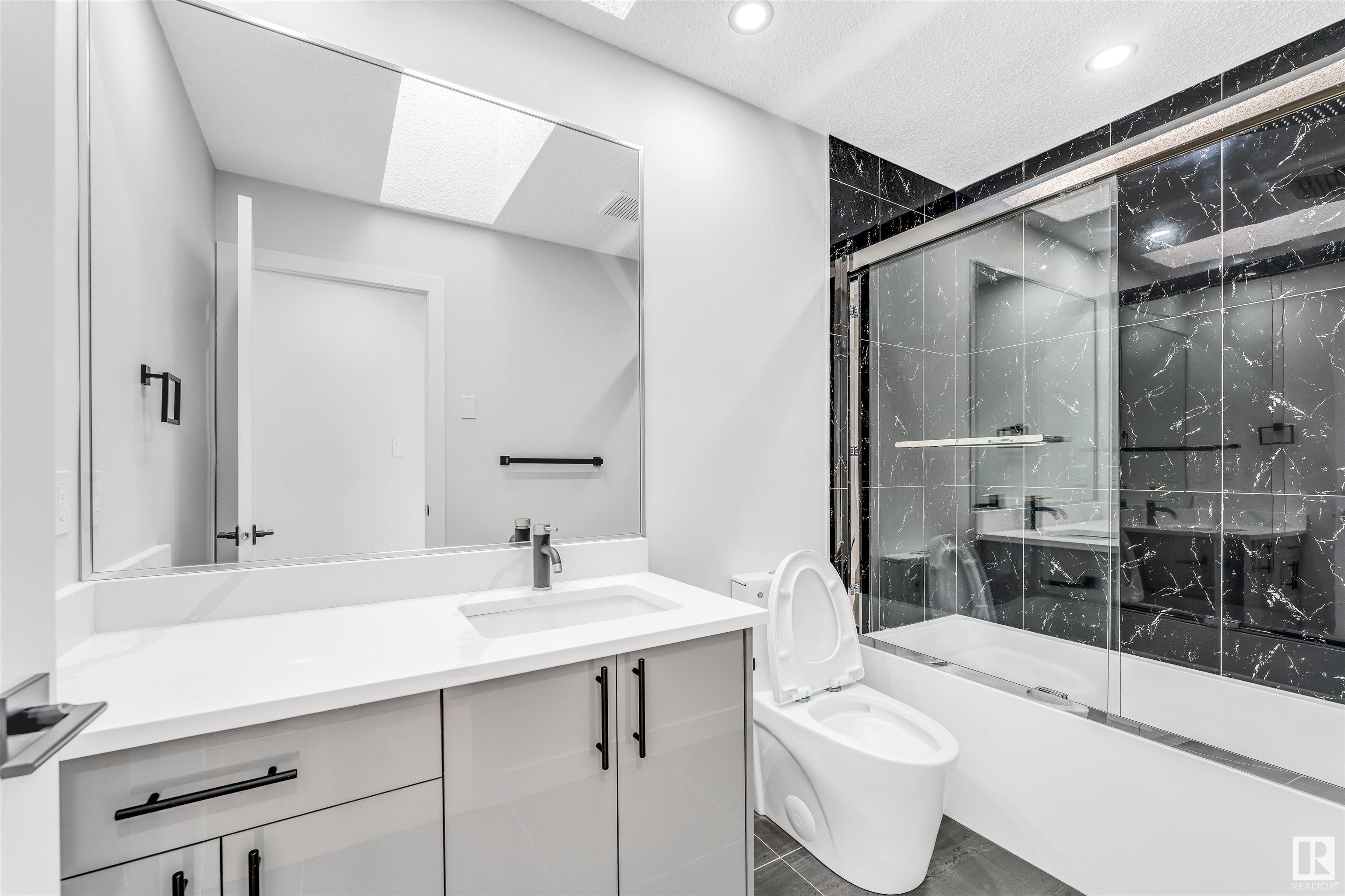      525 JELLETT WY NW , Edmonton,  ,T6L 6P9 ;  Listing Number: MLS E4418549