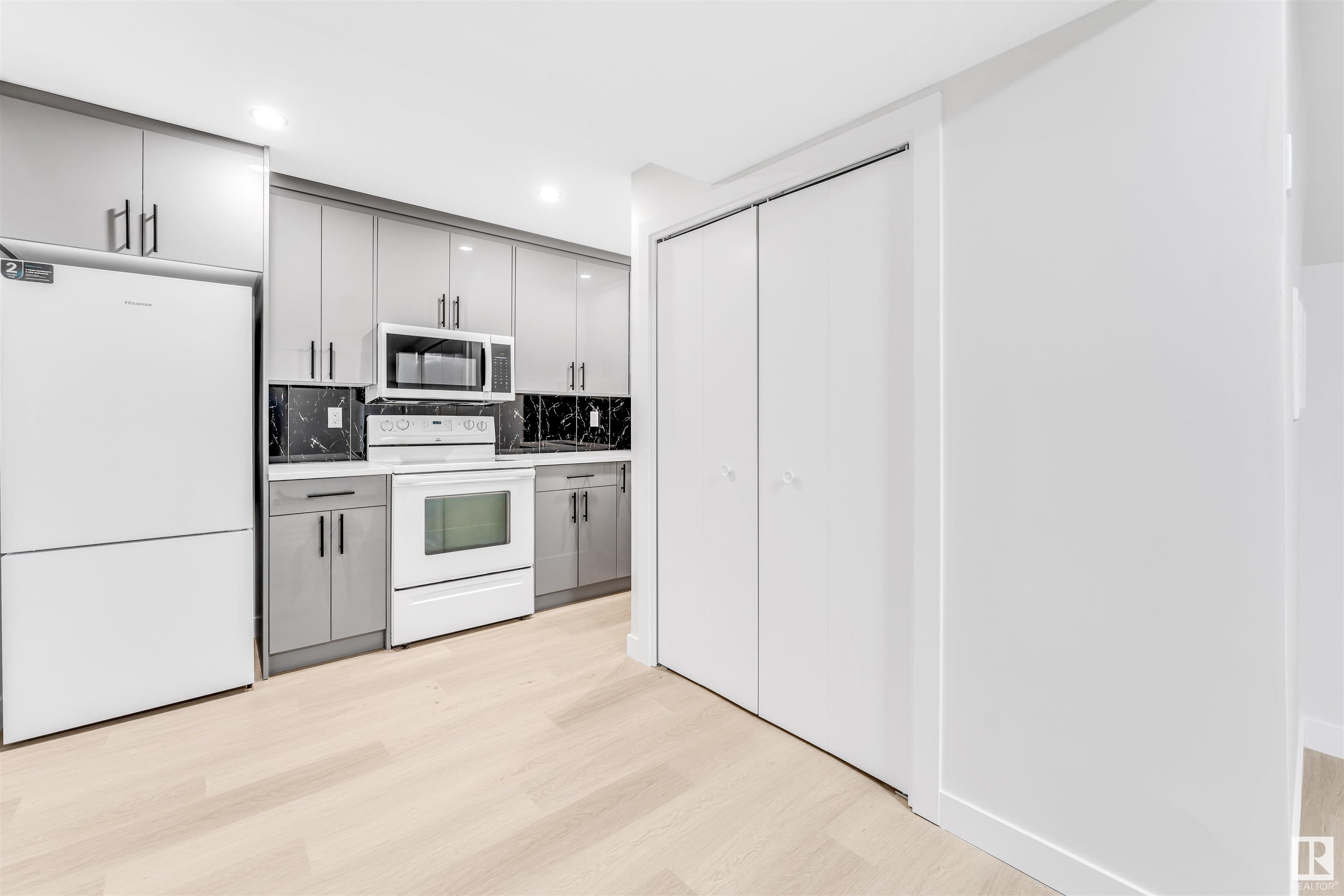      525 JELLETT WY NW , Edmonton,  ,T6L 6P9 ;  Listing Number: MLS E4418549