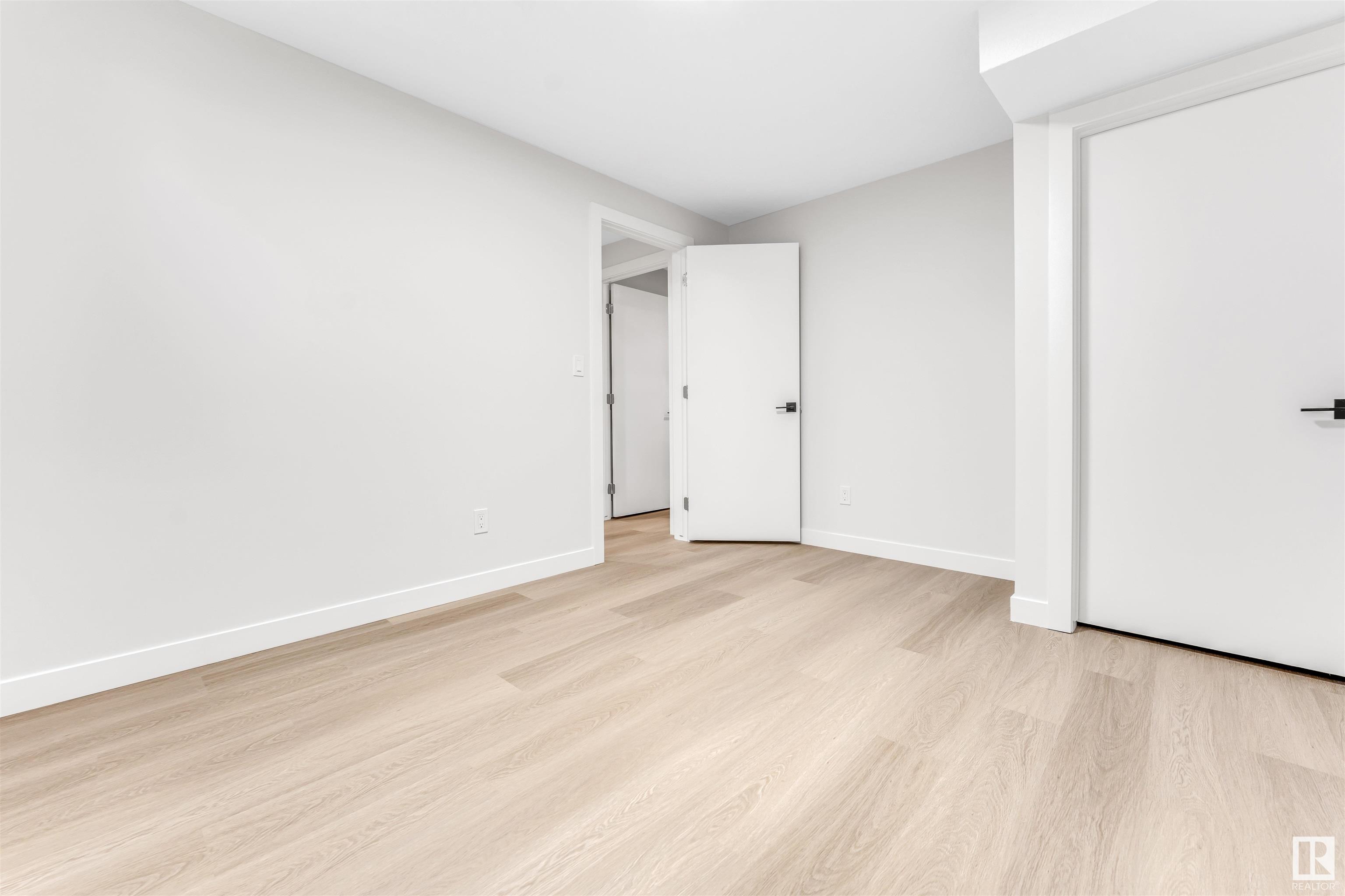      525 JELLETT WY NW , Edmonton,  ,T6L 6P9 ;  Listing Number: MLS E4418549
