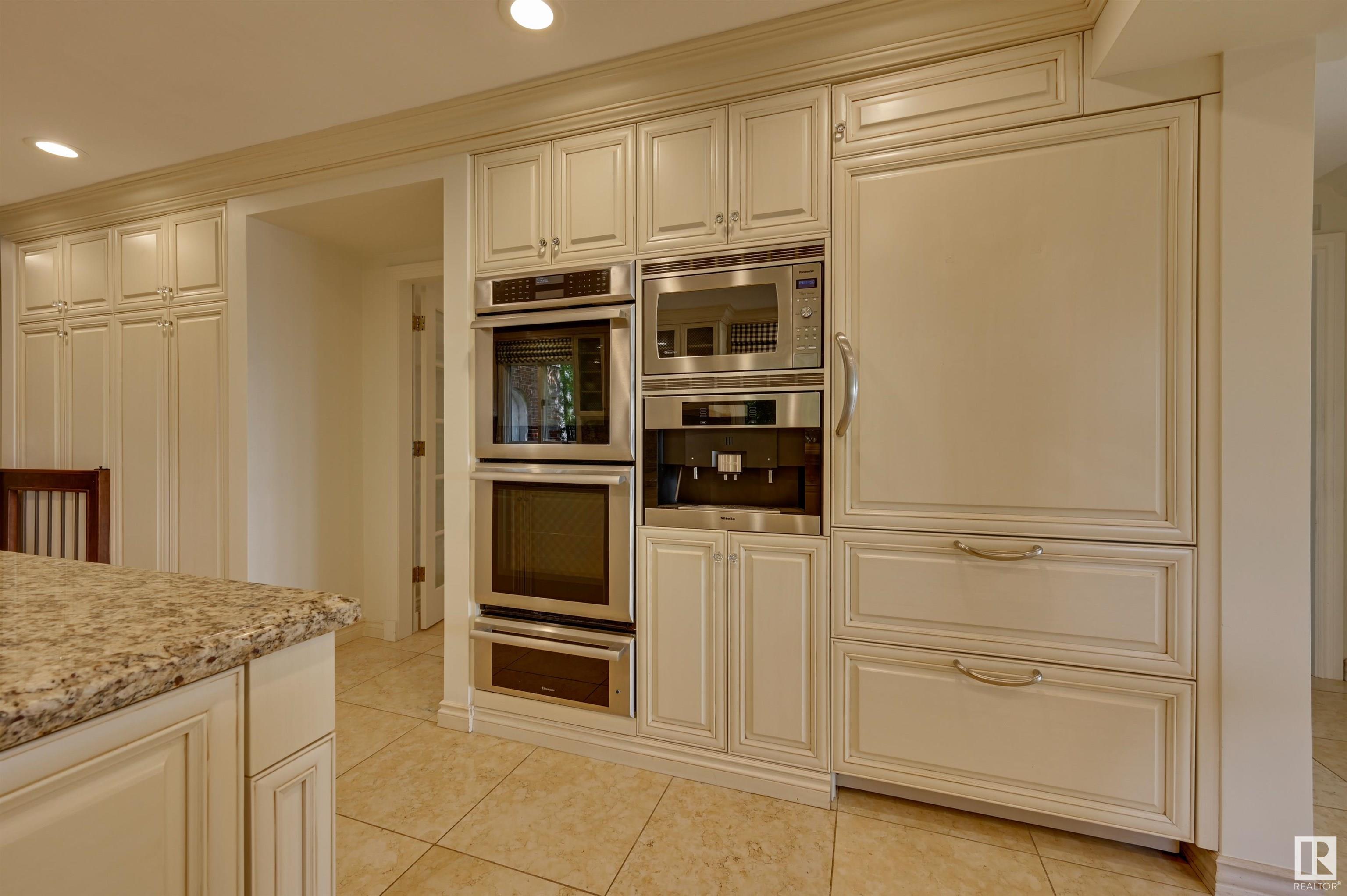      179 QUESNELL CR NW , Edmonton,  ,T5R 5P1 ;  Listing Number: MLS E4418558