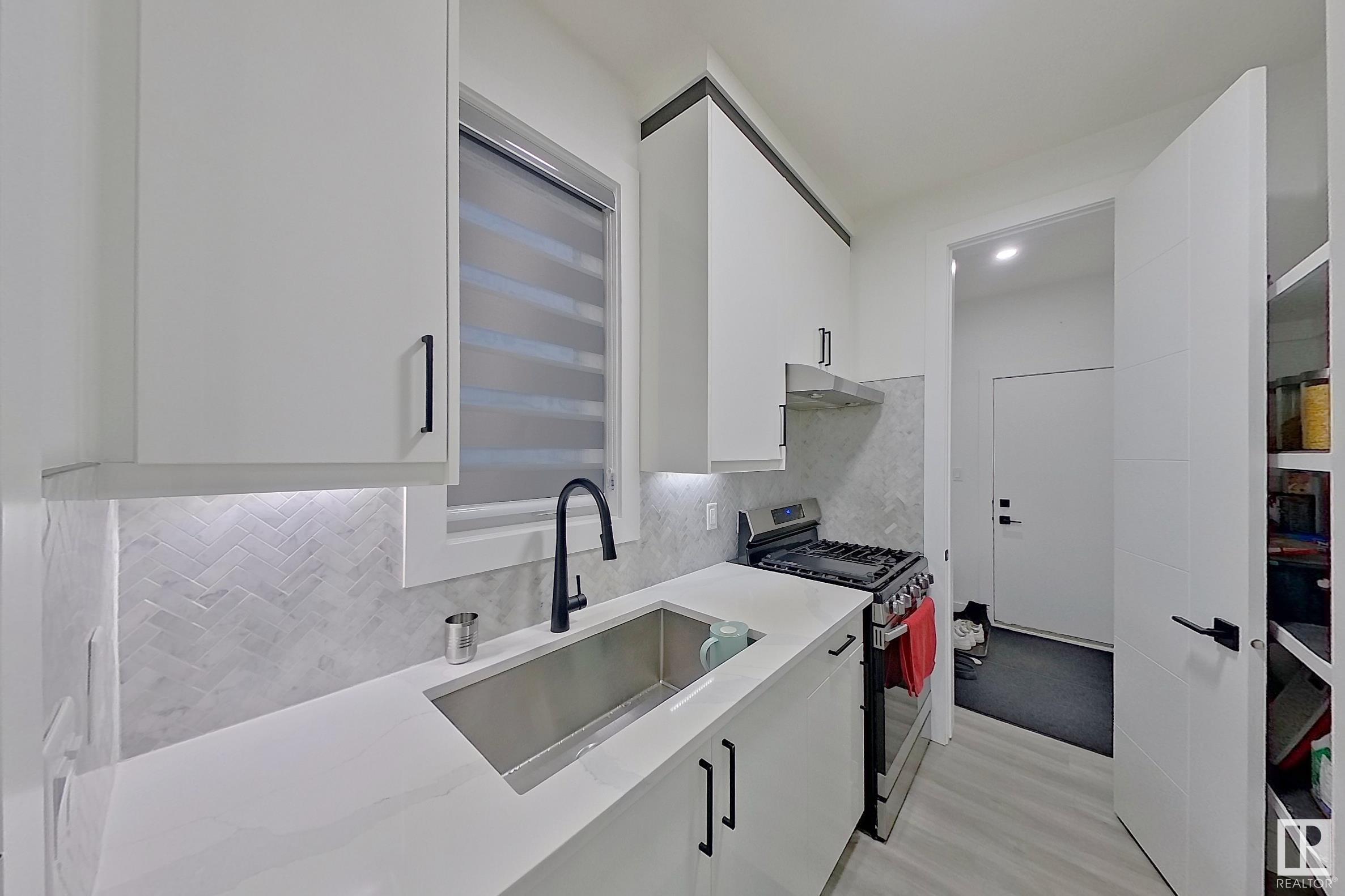      1027 151 AV NW NW , Edmonton,  ,T5Y 4C8 ;  Listing Number: MLS E4418562