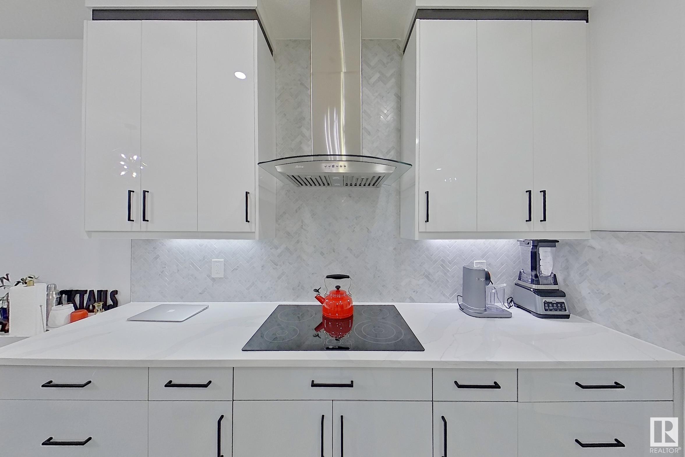      1027 151 AV NW NW , Edmonton,  ,T5Y 4C8 ;  Listing Number: MLS E4418562