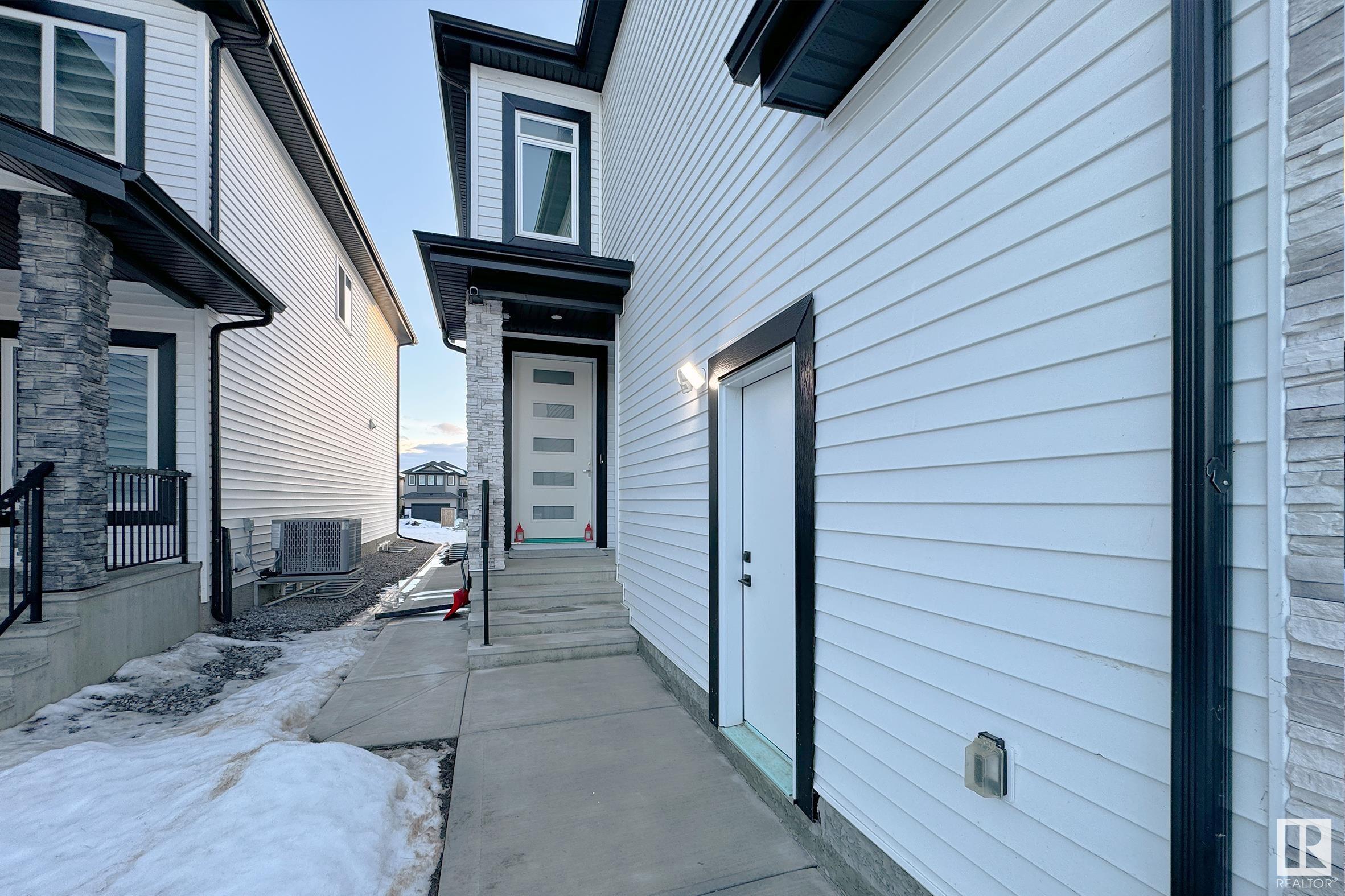      1027 151 AV NW NW , Edmonton,  ,T5Y 4C8 ;  Listing Number: MLS E4418562