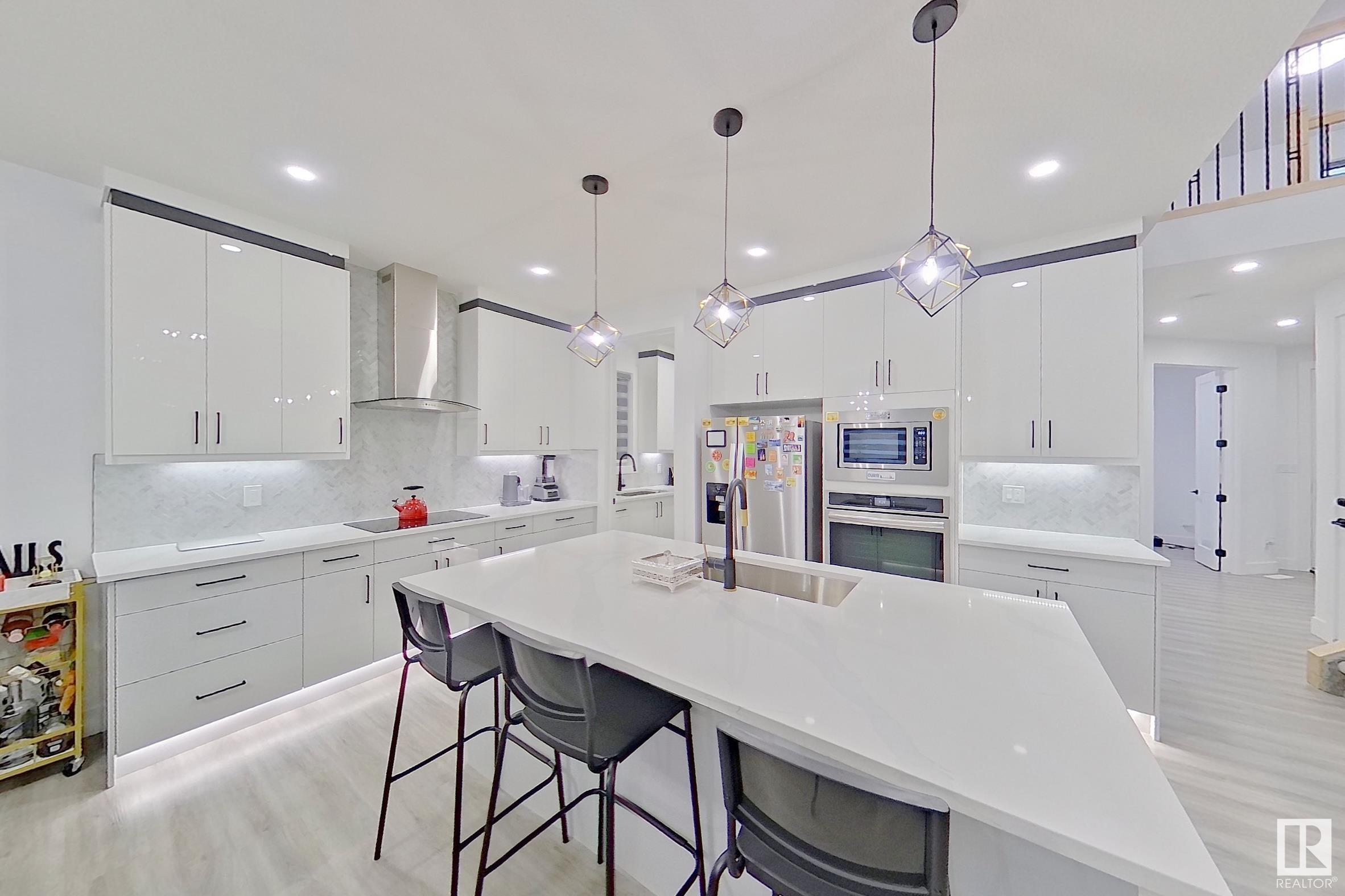      1027 151 AV NW NW , Edmonton,  ,T5Y 4C8 ;  Listing Number: MLS E4418562