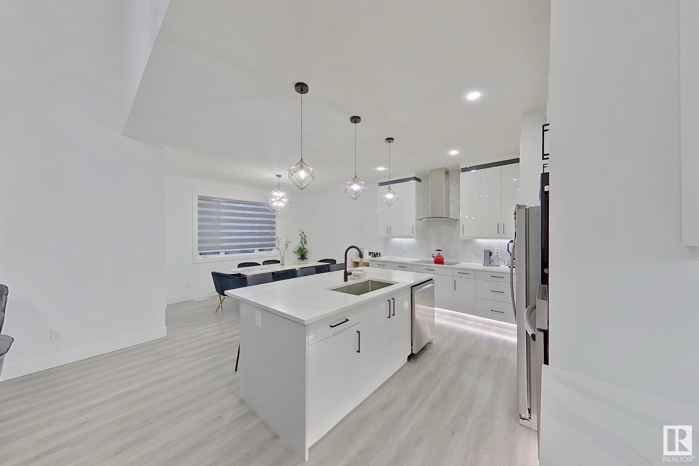      1027 151 AV NW NW , Edmonton,  ,T5Y 4C8 ;  Listing Number: MLS E4418562