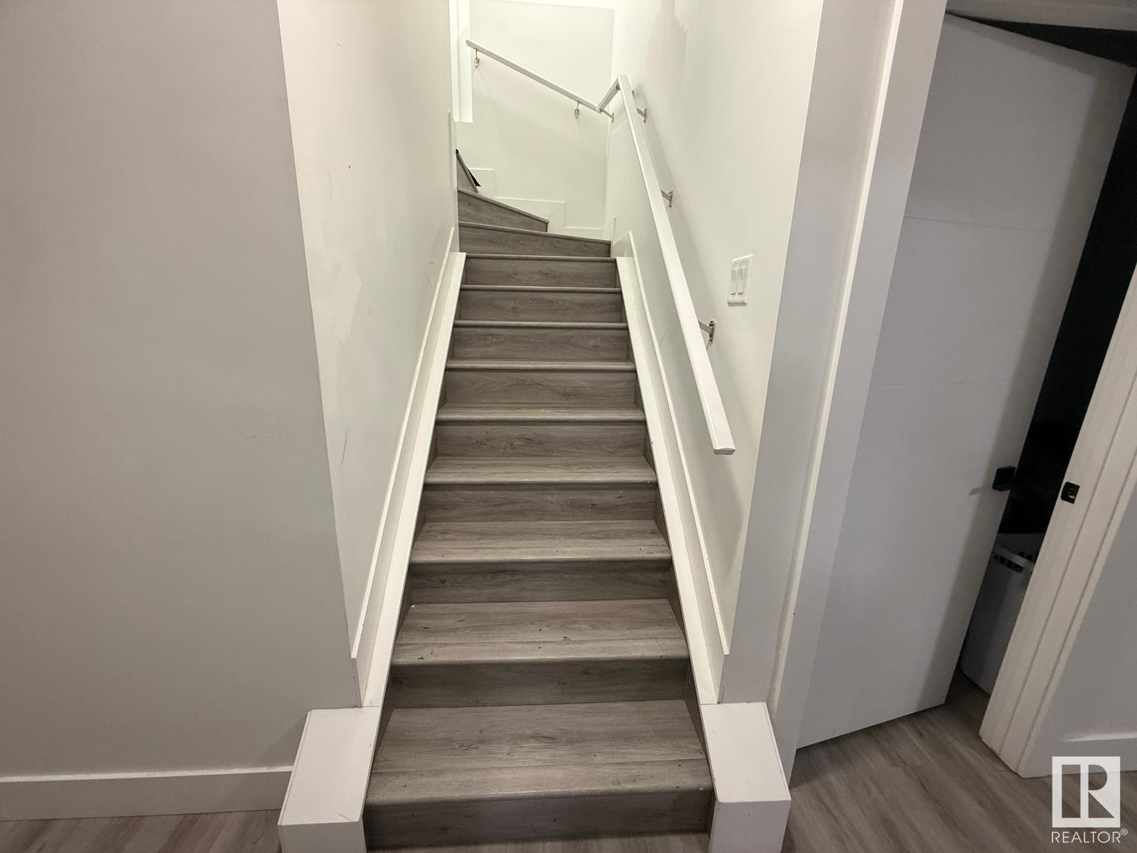      1027 151 AV NW NW , Edmonton,  ,T5Y 4C8 ;  Listing Number: MLS E4418562