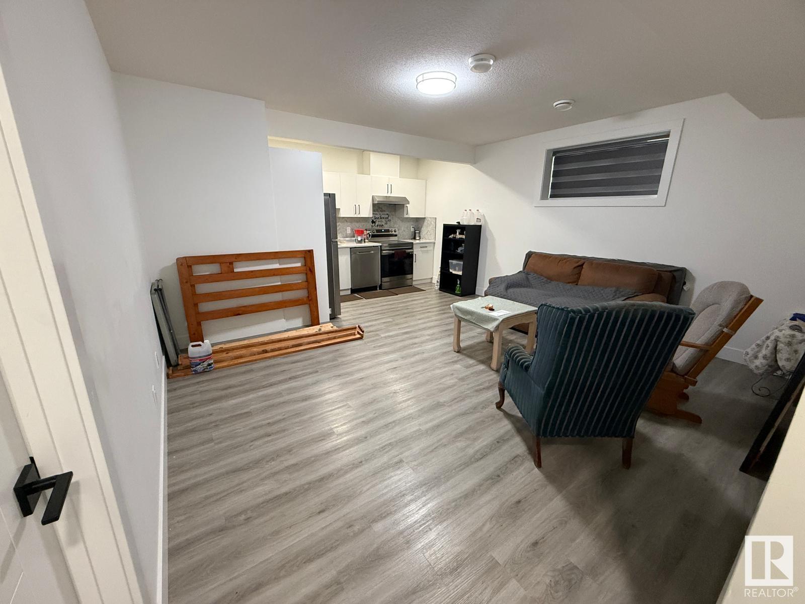      1027 151 AV NW NW , Edmonton,  ,T5Y 4C8 ;  Listing Number: MLS E4418562