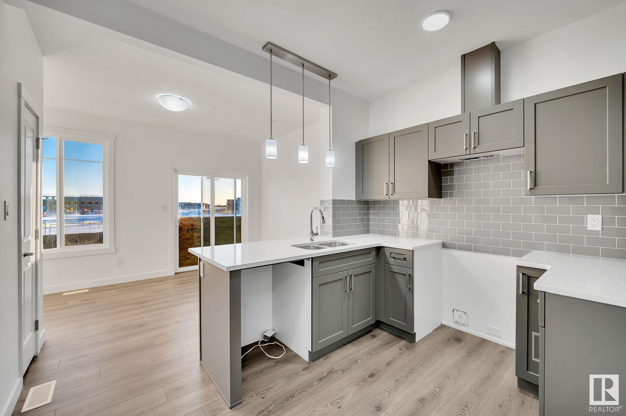      #17 2710 66 st SW SW , Edmonton,  ,T6X 3H4 ;  Listing Number: MLS E4418567