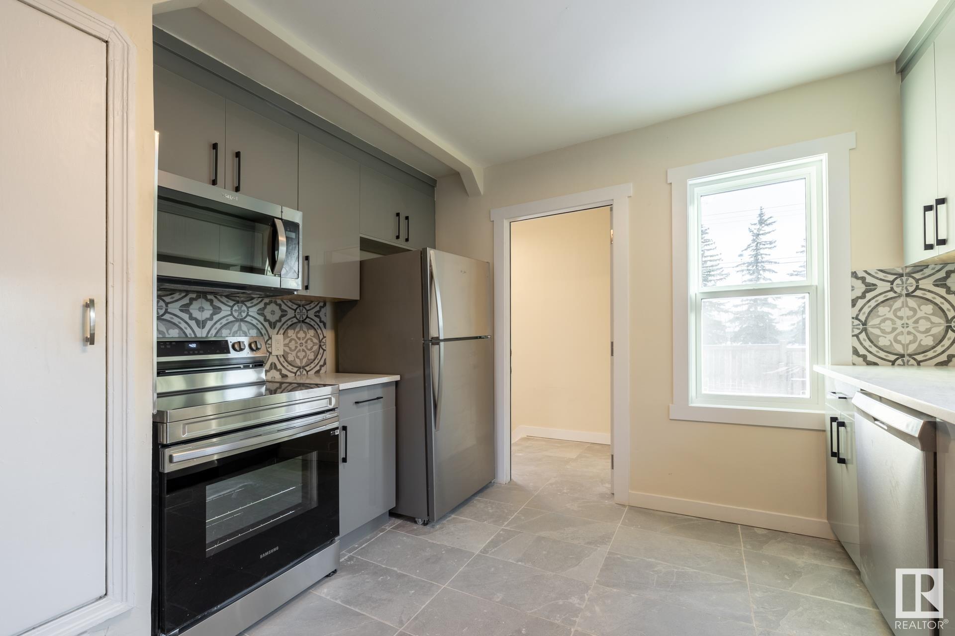      10819 92 ST NW , Edmonton,  ,T5H 1V5 ;  Listing Number: MLS E4418570
