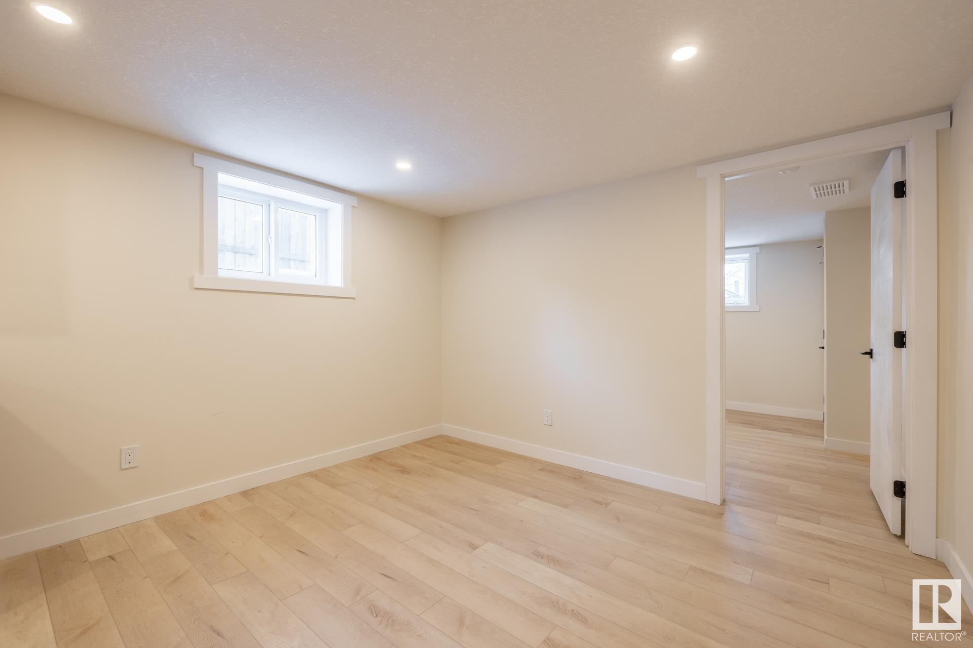      10819 92 ST NW , Edmonton,  ,T5H 1V5 ;  Listing Number: MLS E4418570