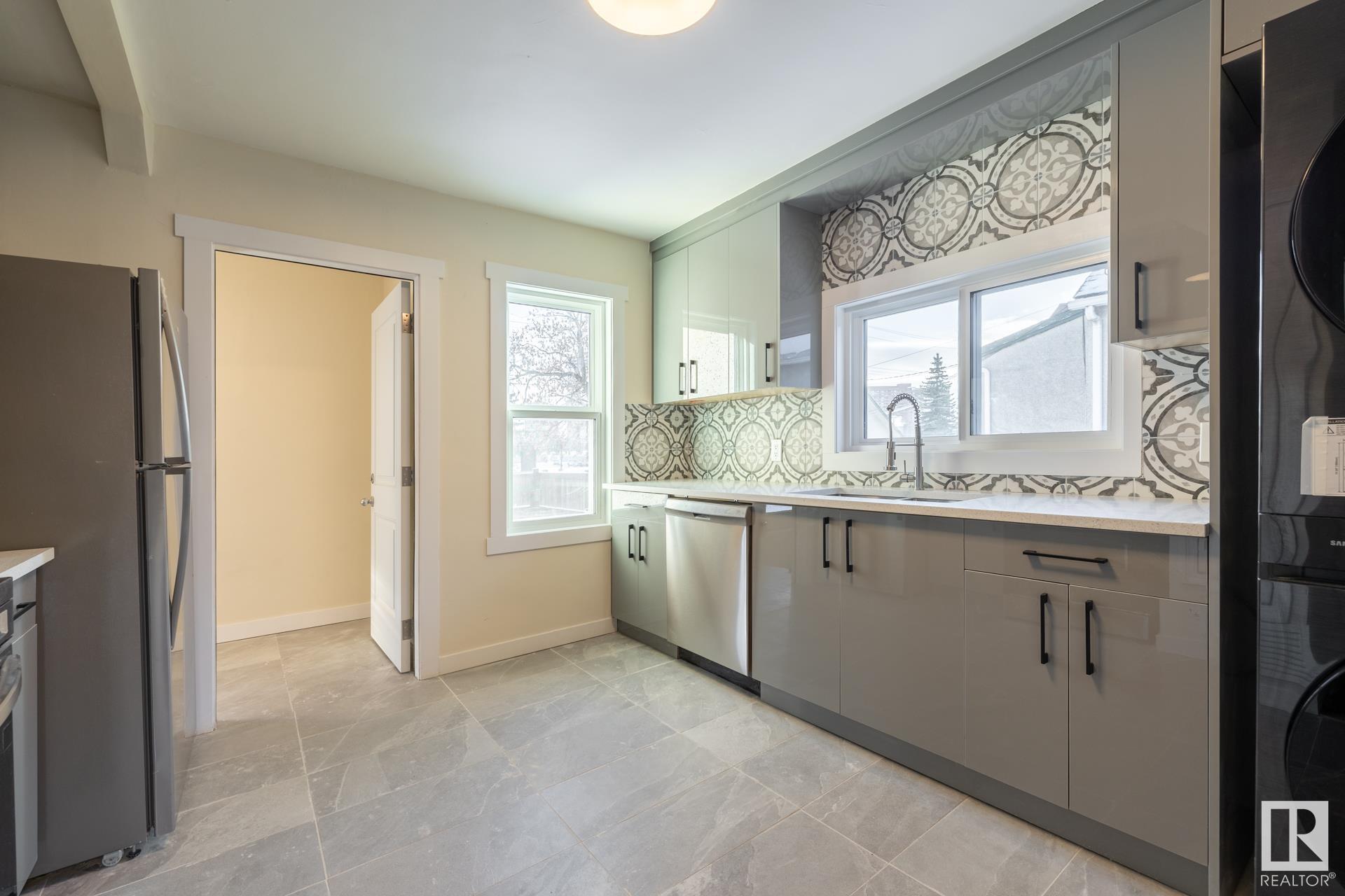      10819 92 ST NW , Edmonton,  ,T5H 1V5 ;  Listing Number: MLS E4418570