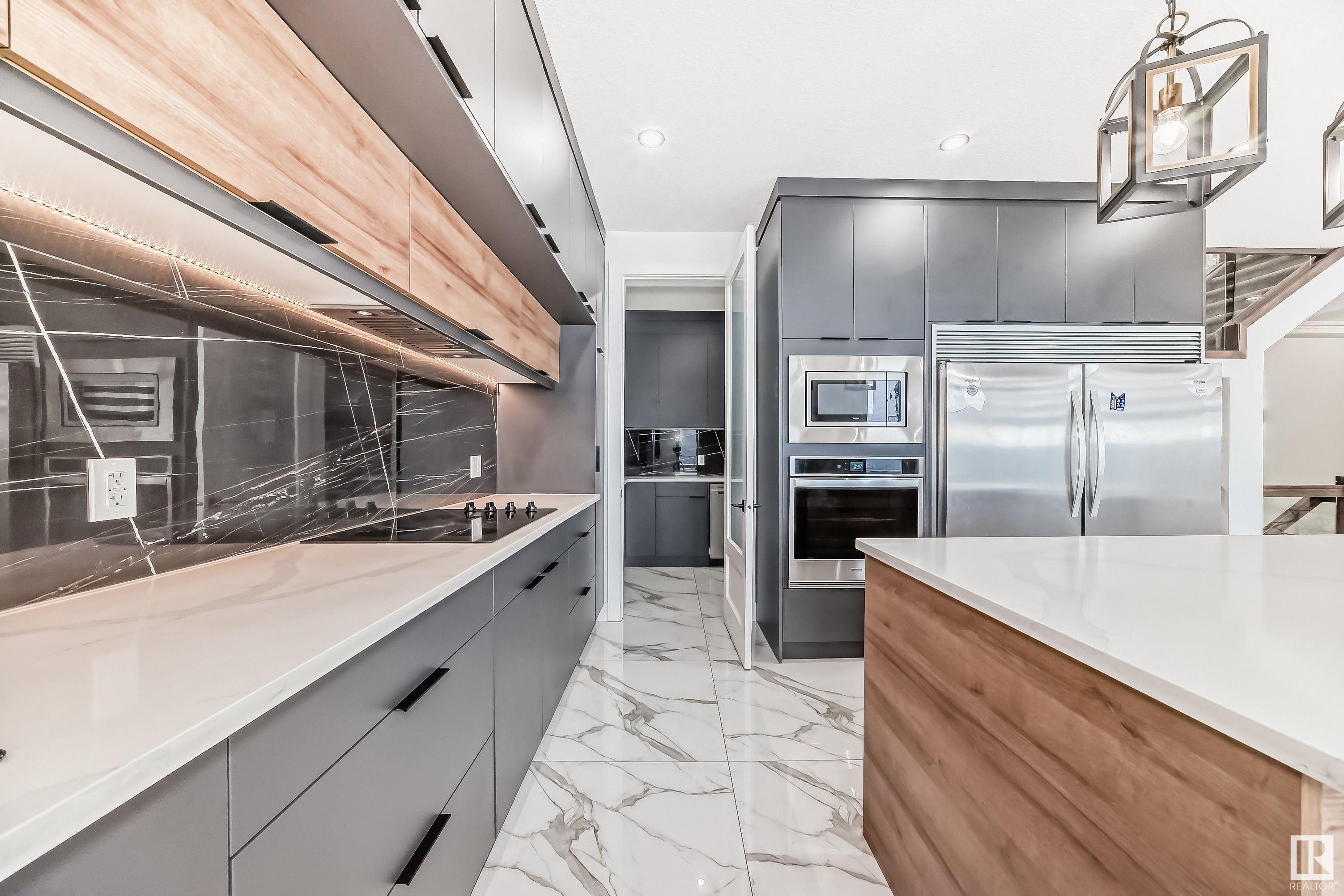      1004 151 AV NW , Edmonton,  ,T5Y 4C8 ;  Listing Number: MLS E4418573