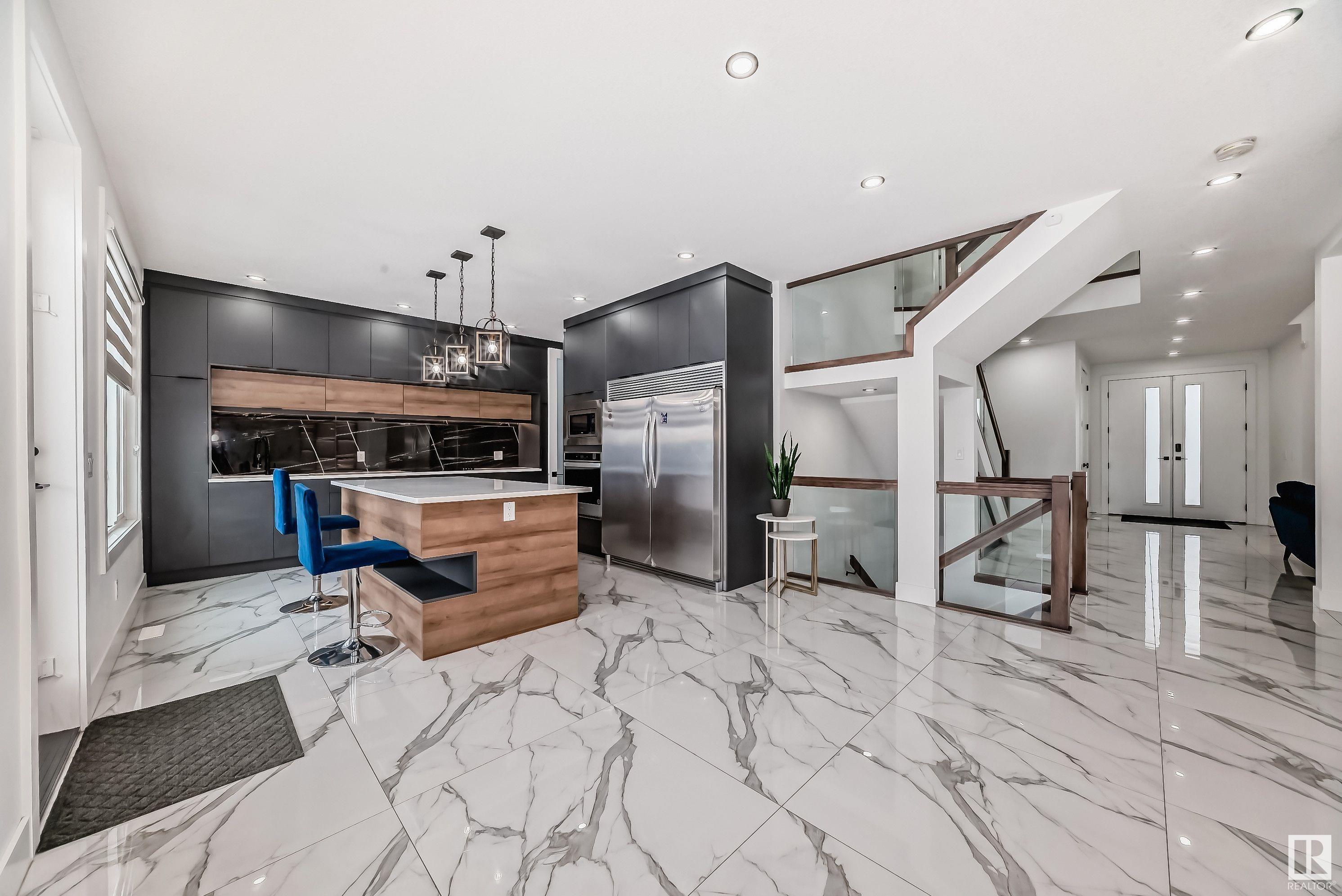      1004 151 AV NW , Edmonton,  ,T5Y 4C8 ;  Listing Number: MLS E4418573